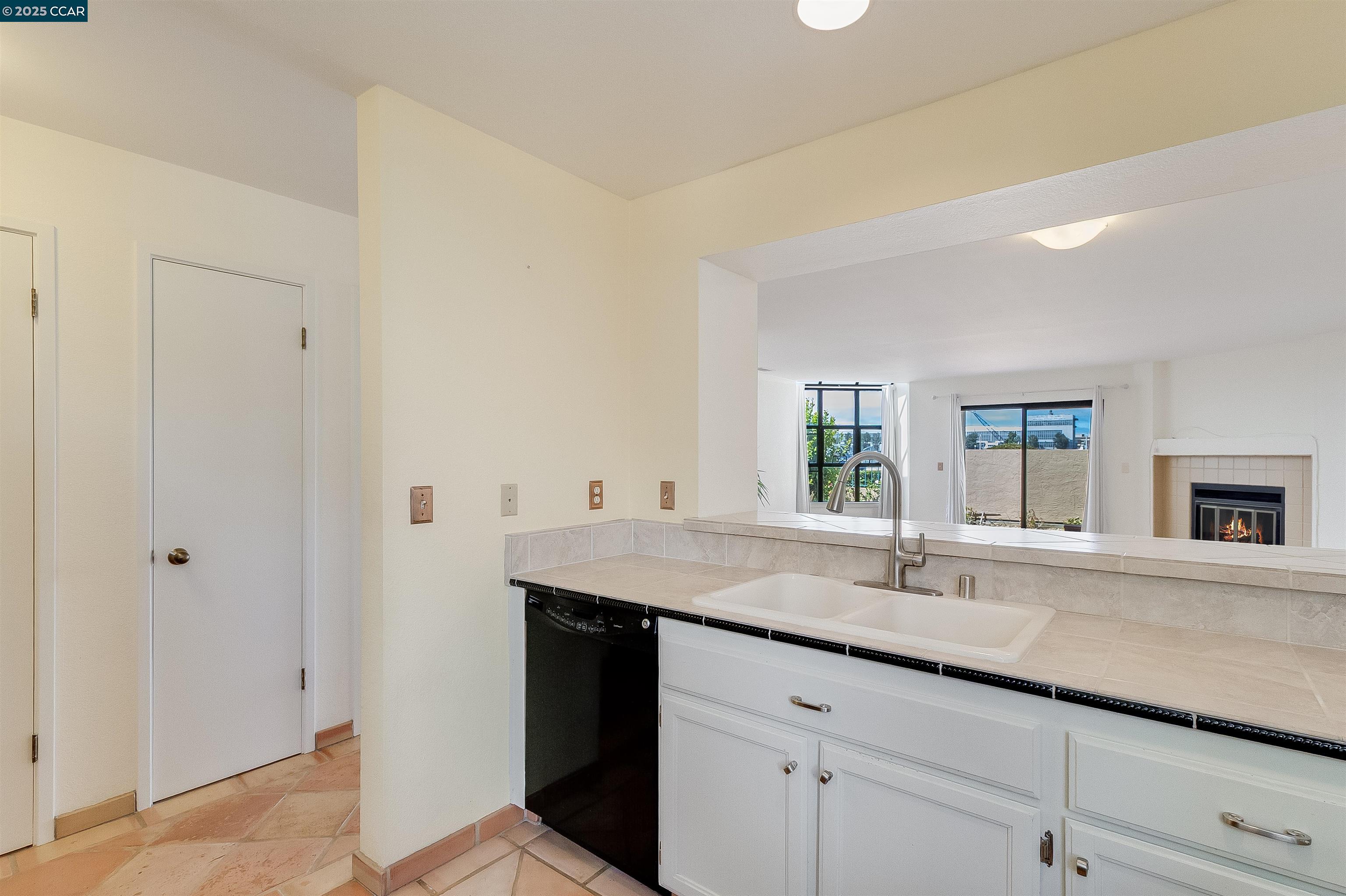 Detail Gallery Image 9 of 38 For 171 Nantucket Ln, Vallejo,  CA 94590 - 1 Beds | 1 Baths