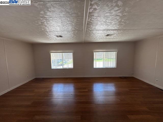 Detail Gallery Image 2 of 35 For 29046 Rochester Way, Hayward,  CA 94544 - 2 Beds | 2 Baths