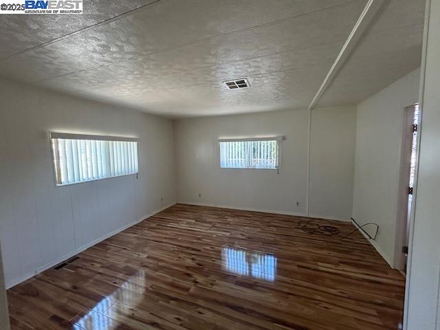 Detail Gallery Image 16 of 35 For 29046 Rochester Way, Hayward,  CA 94544 - 2 Beds | 2 Baths