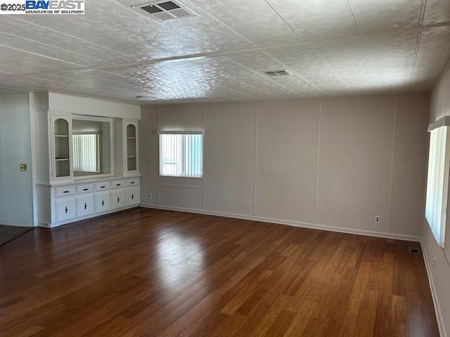 Detail Gallery Image 5 of 35 For 29046 Rochester Way, Hayward,  CA 94544 - 2 Beds | 2 Baths