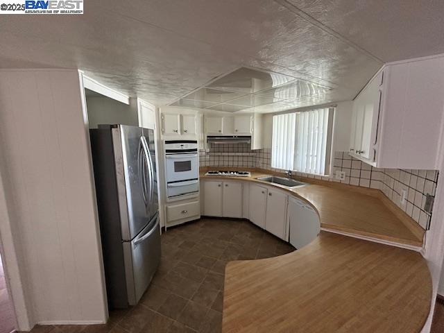 Detail Gallery Image 9 of 35 For 29046 Rochester Way, Hayward,  CA 94544 - 2 Beds | 2 Baths