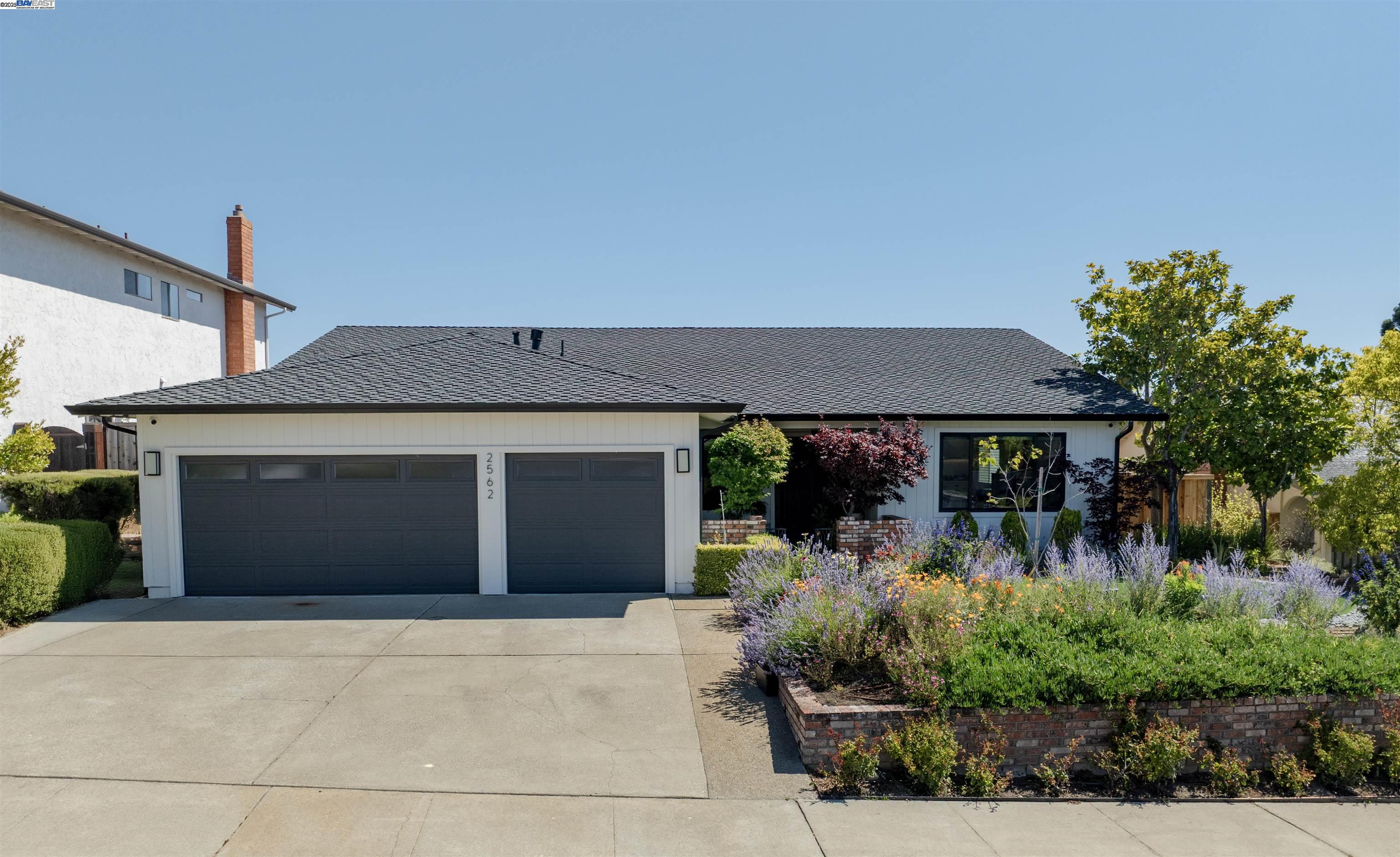 Detail Gallery Image 1 of 1 For 2562 Somerset Drive, Belmont,  CA 94002 - 4 Beds | 2/1 Baths