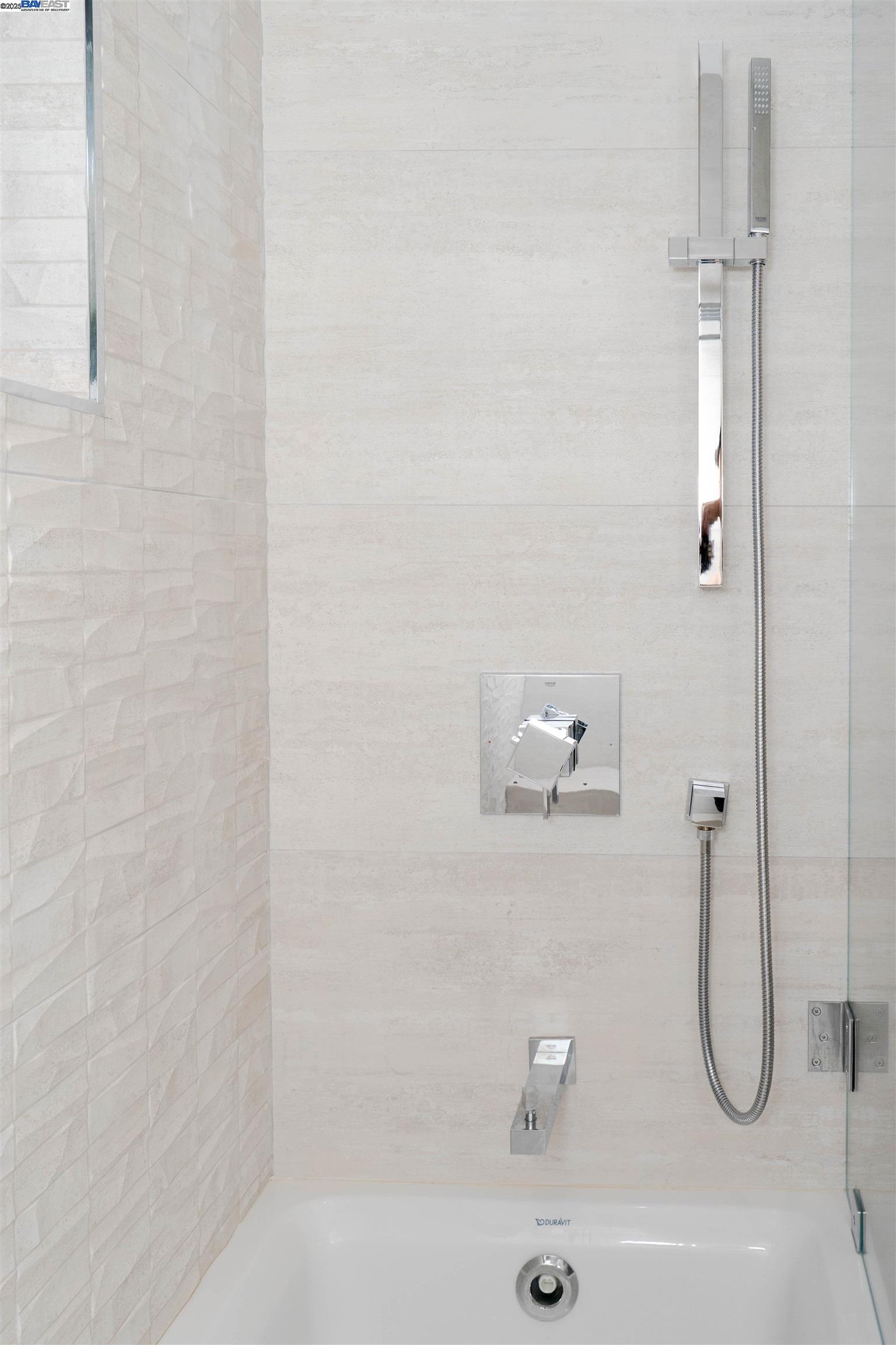 Detail Gallery Image 18 of 27 For 2562 Somerset Drive, Belmont,  CA 94002 - 4 Beds | 2/1 Baths