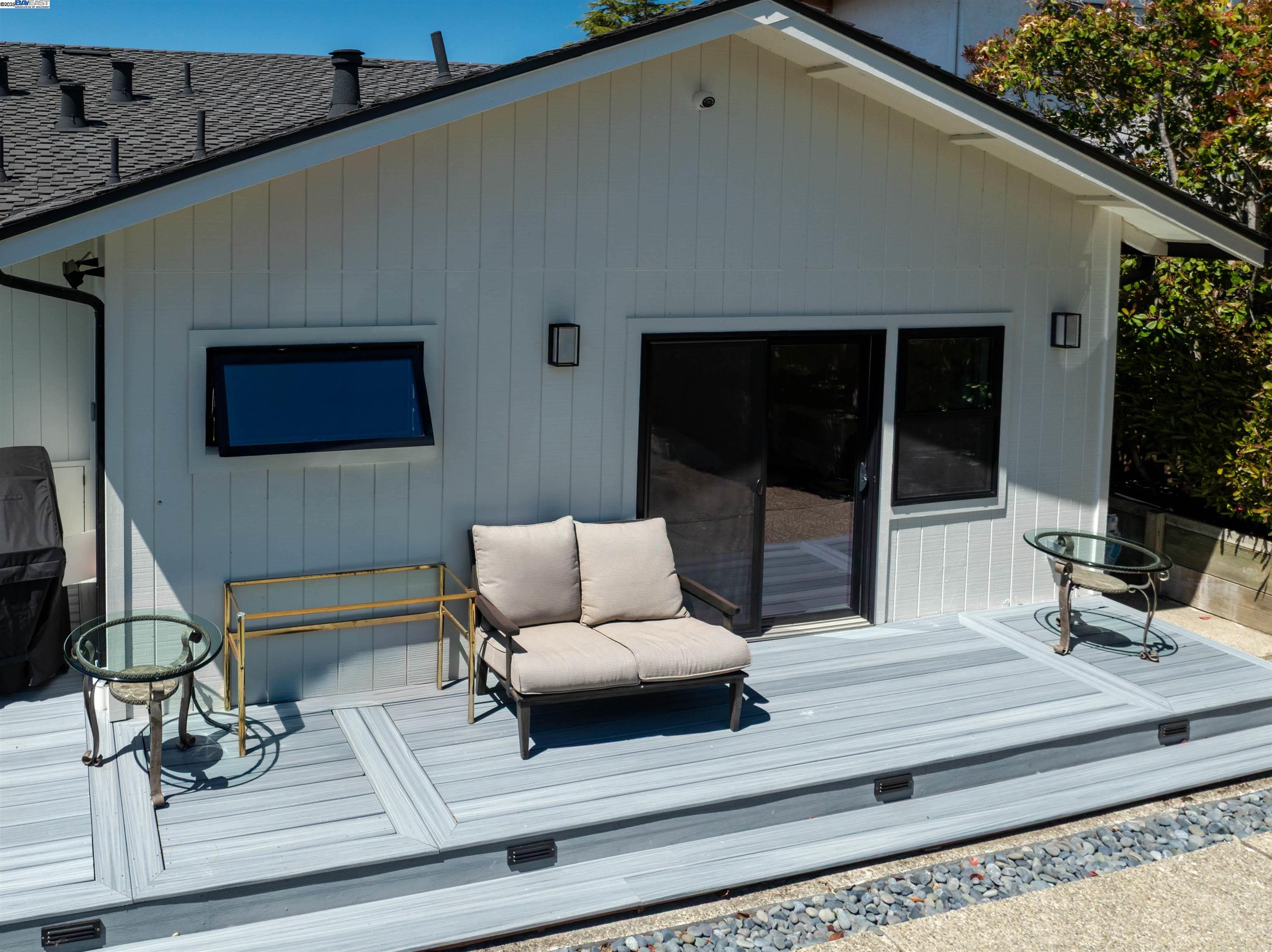 Detail Gallery Image 19 of 27 For 2562 Somerset Drive, Belmont,  CA 94002 - 4 Beds | 2/1 Baths