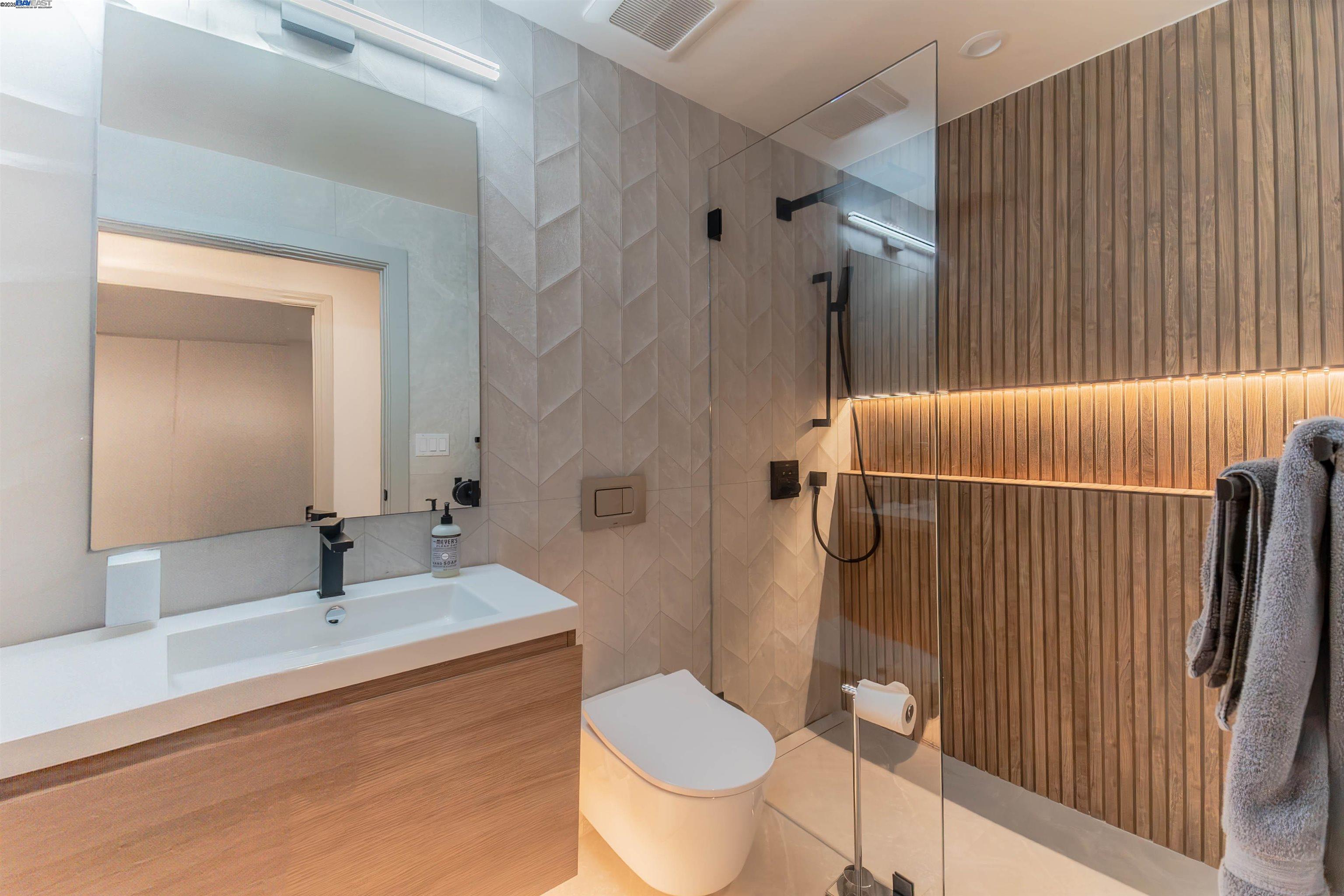 Detail Gallery Image 5 of 27 For 2562 Somerset Drive, Belmont,  CA 94002 - 4 Beds | 2/1 Baths