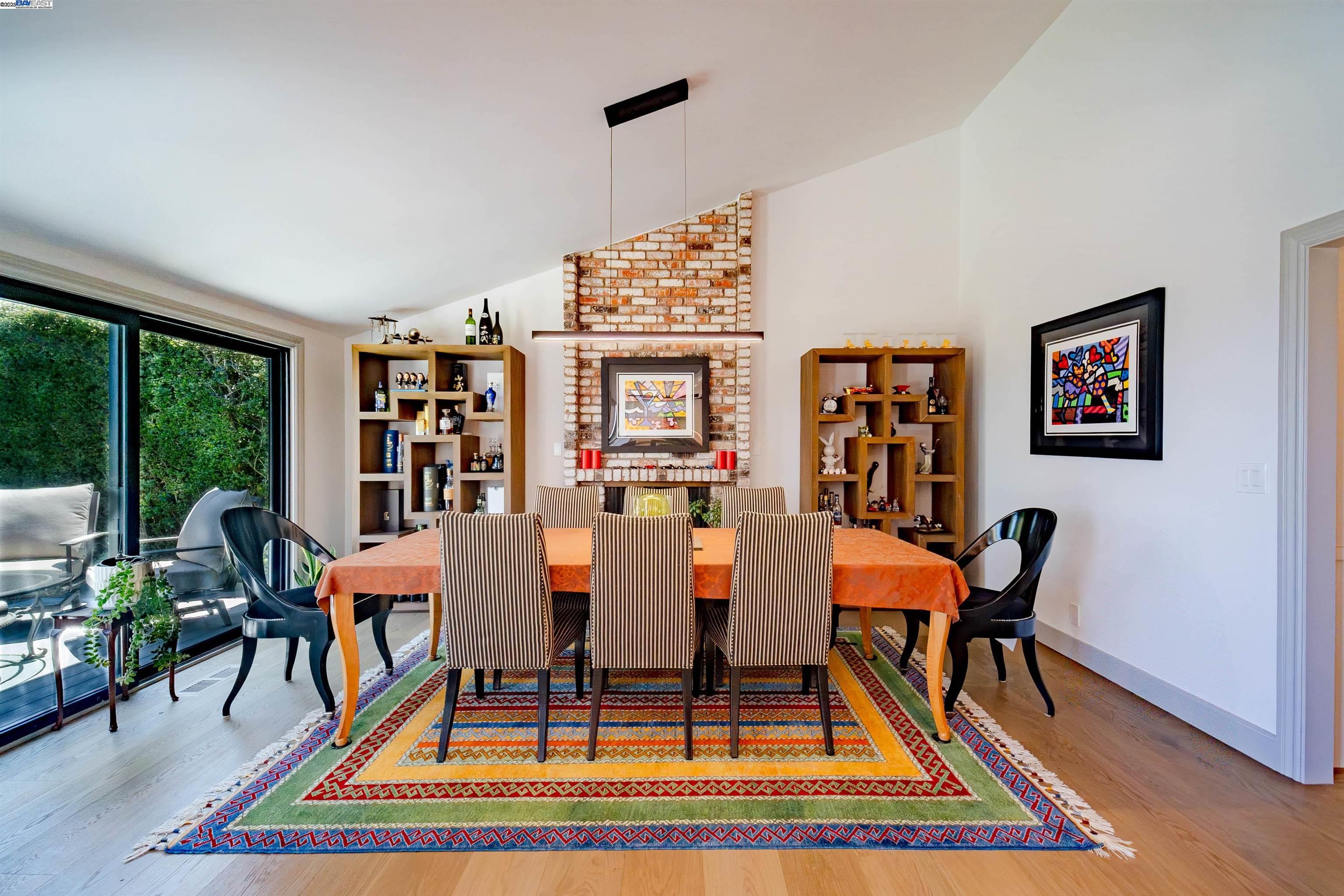 Detail Gallery Image 7 of 27 For 2562 Somerset Drive, Belmont,  CA 94002 - 4 Beds | 2/1 Baths