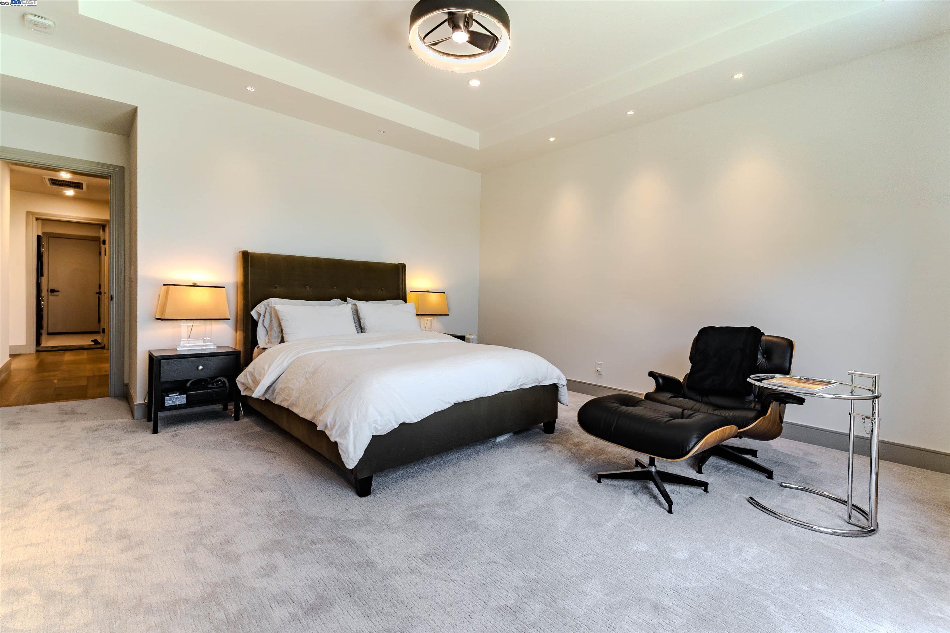 Detail Gallery Image 10 of 27 For 2562 Somerset Drive, Belmont,  CA 94002 - 4 Beds | 2/1 Baths