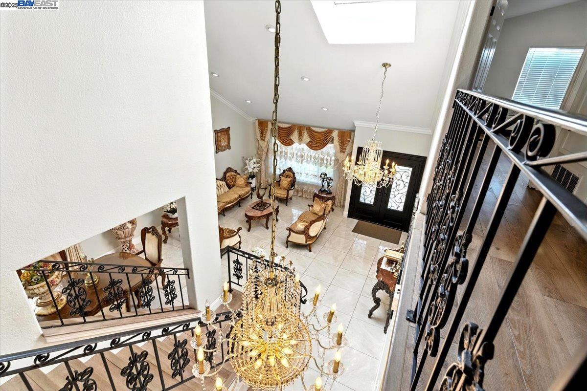 Detail Gallery Image 8 of 35 For 1388 Xavier Ave, Hayward,  CA 94545 - 5 Beds | 3 Baths