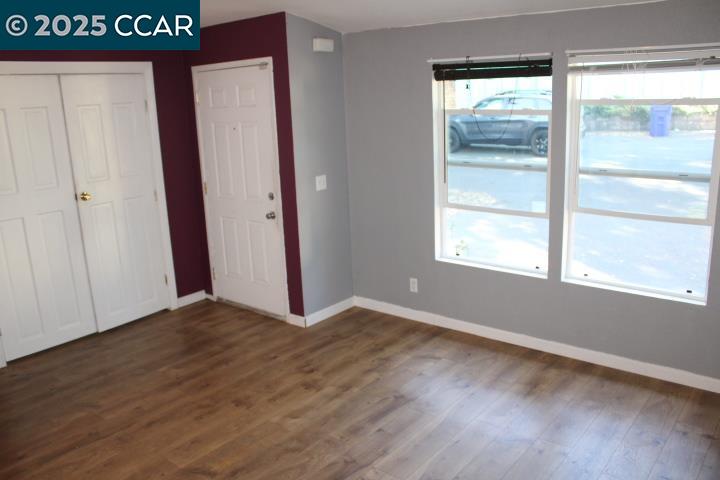 Detail Gallery Image 2 of 27 For 5266 Sunset Dr #B,  El Sobrante,  CA 94803 - 2 Beds | 2 Baths