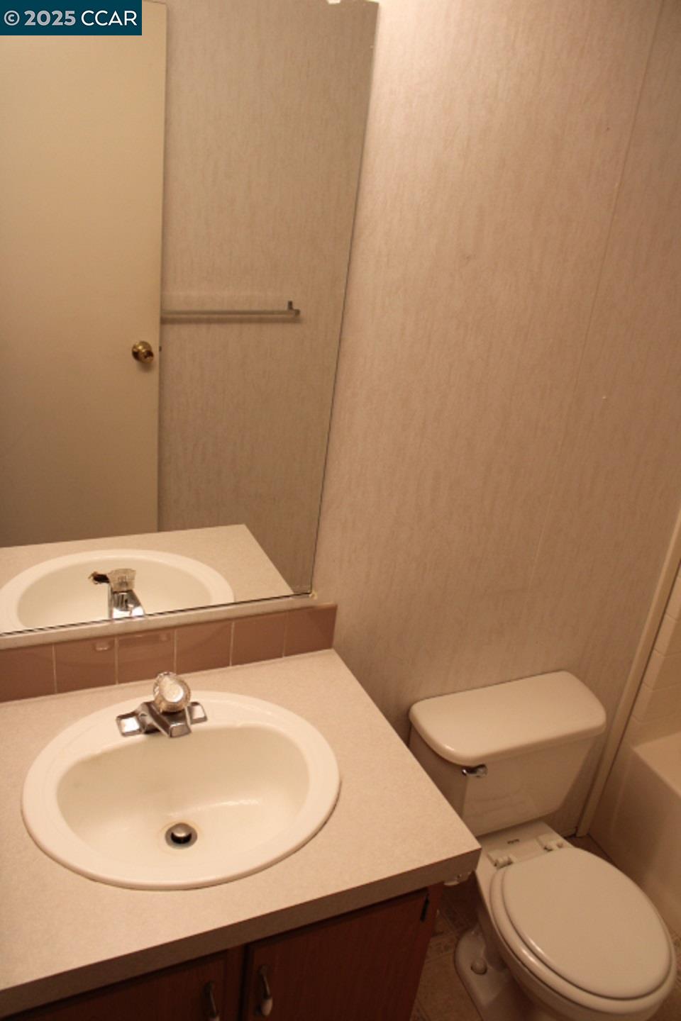 Detail Gallery Image 16 of 27 For 5266 Sunset Dr #B,  El Sobrante,  CA 94803 - 2 Beds | 2 Baths