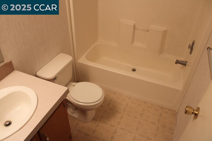 Detail Gallery Image 17 of 27 For 5266 Sunset Dr #B,  El Sobrante,  CA 94803 - 2 Beds | 2 Baths