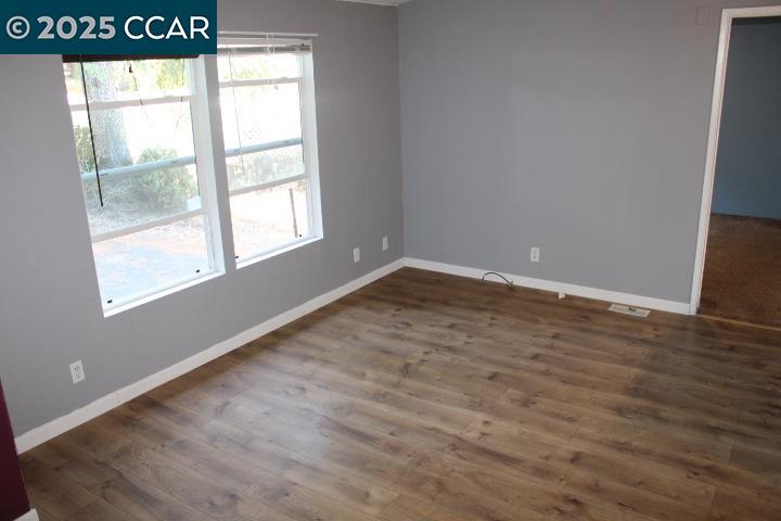 Detail Gallery Image 3 of 27 For 5266 Sunset Dr #B,  El Sobrante,  CA 94803 - 2 Beds | 2 Baths