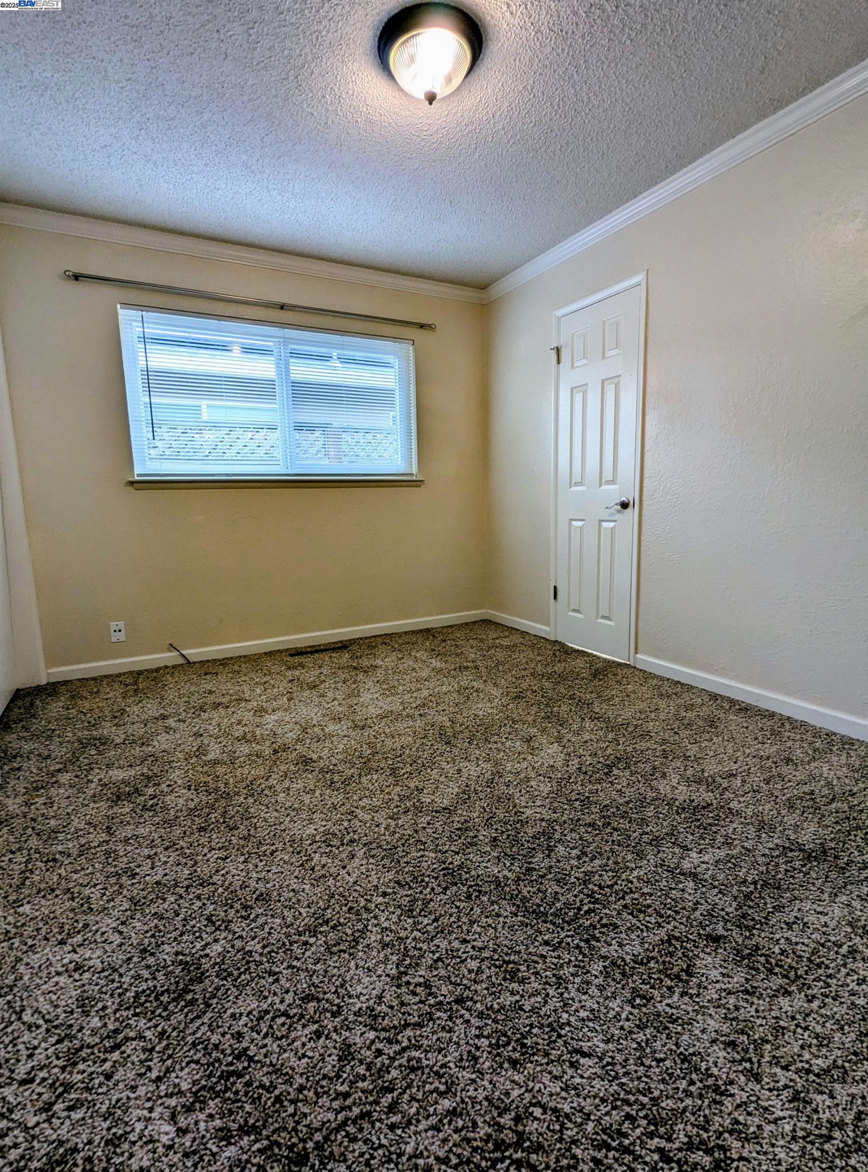 Detail Gallery Image 14 of 23 For 3086 Greenview Dr, Castro Valley,  CA 94546 - 3 Beds | 2 Baths