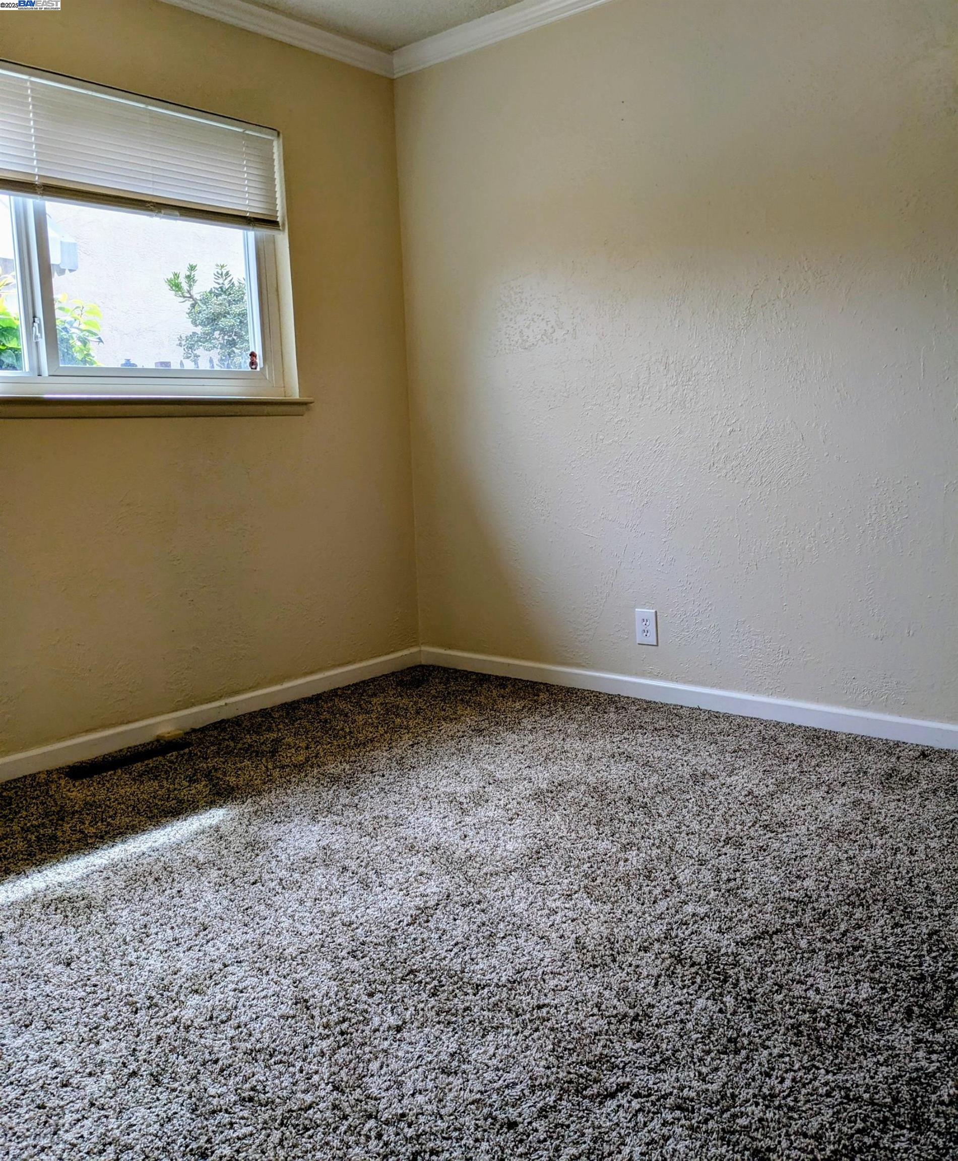 Detail Gallery Image 15 of 23 For 3086 Greenview Dr, Castro Valley,  CA 94546 - 3 Beds | 2 Baths