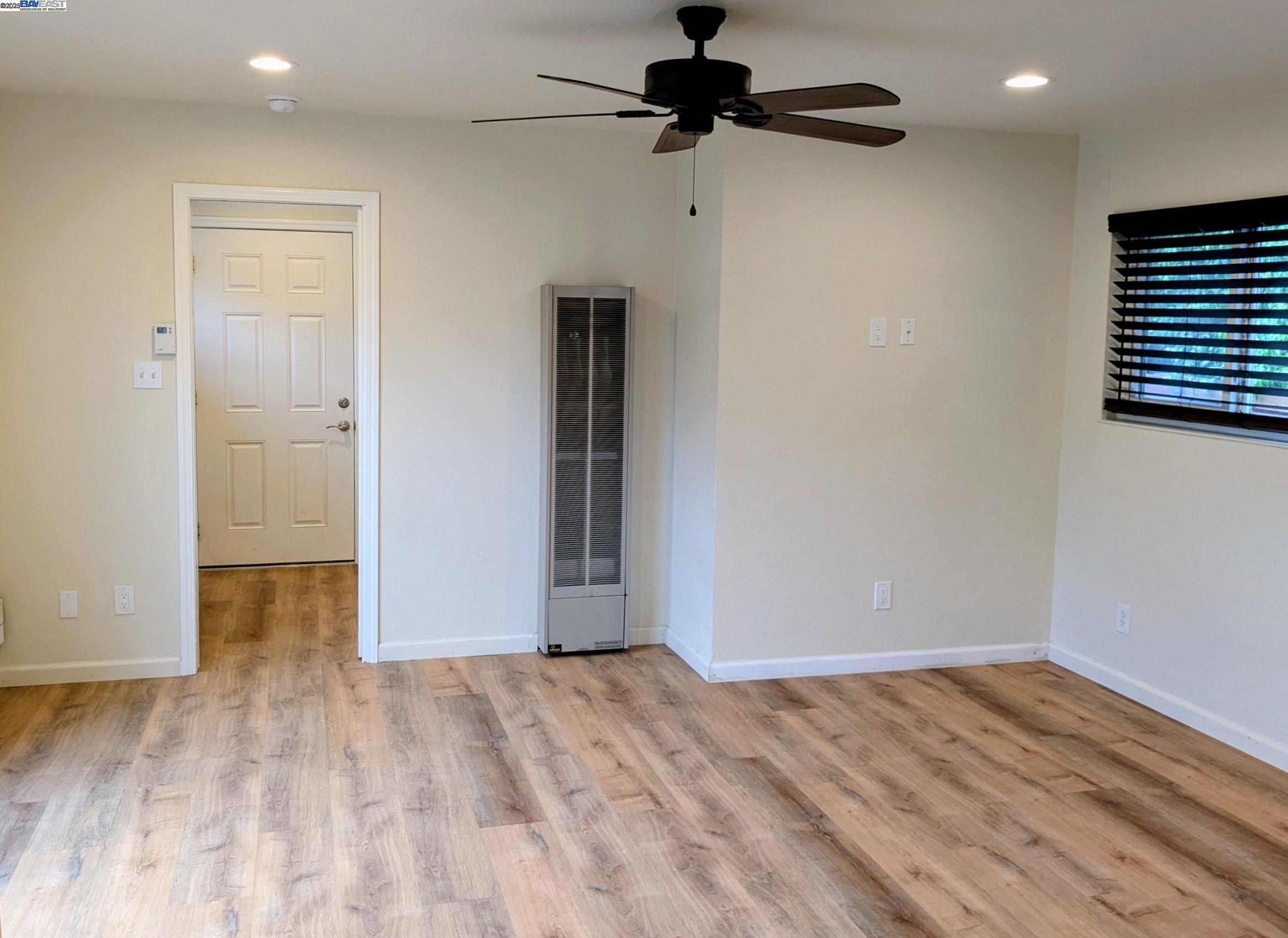Detail Gallery Image 18 of 23 For 3086 Greenview Dr, Castro Valley,  CA 94546 - 3 Beds | 2 Baths