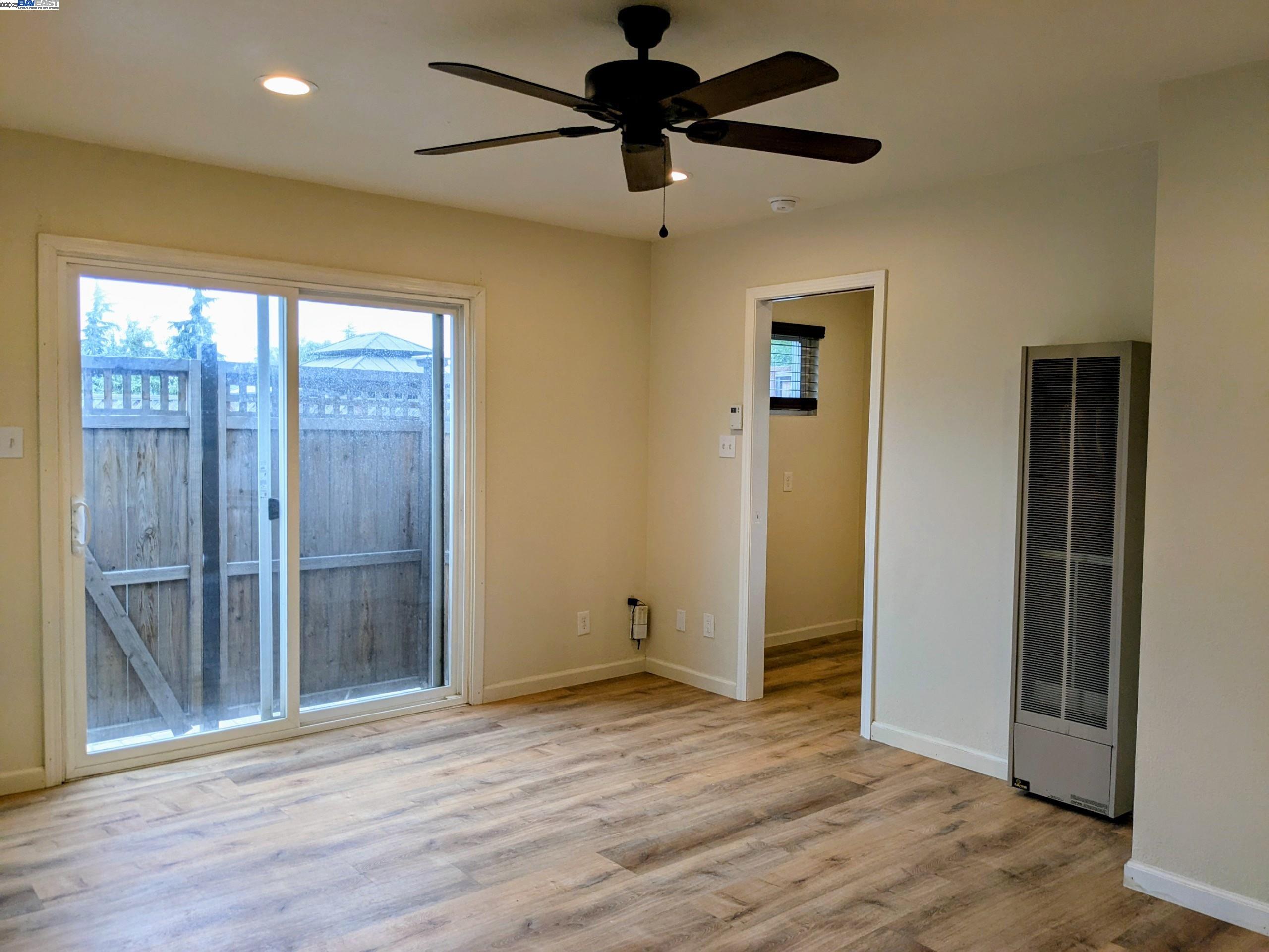 Detail Gallery Image 19 of 23 For 3086 Greenview Dr, Castro Valley,  CA 94546 - 3 Beds | 2 Baths
