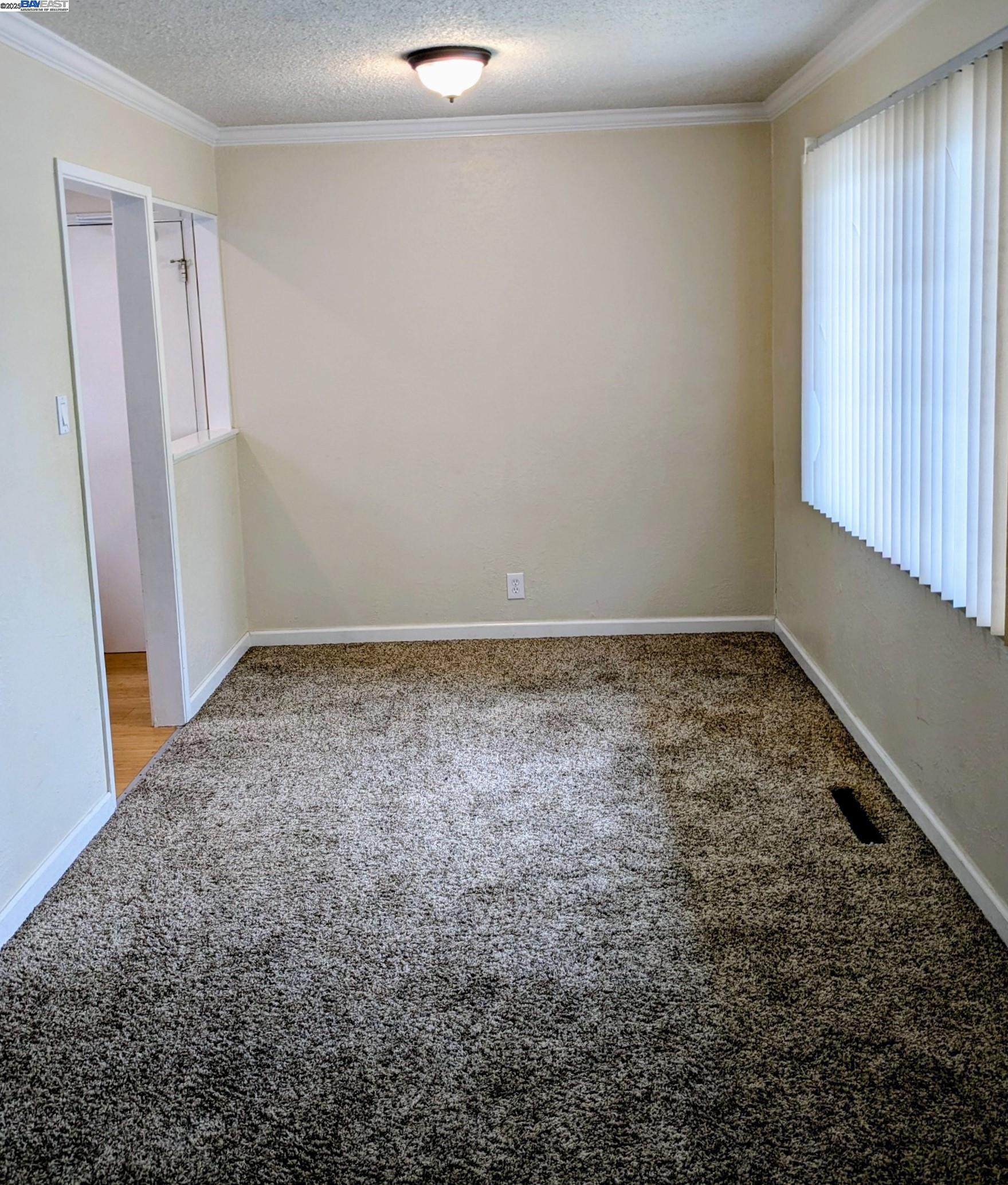 Detail Gallery Image 8 of 23 For 3086 Greenview Dr, Castro Valley,  CA 94546 - 3 Beds | 2 Baths