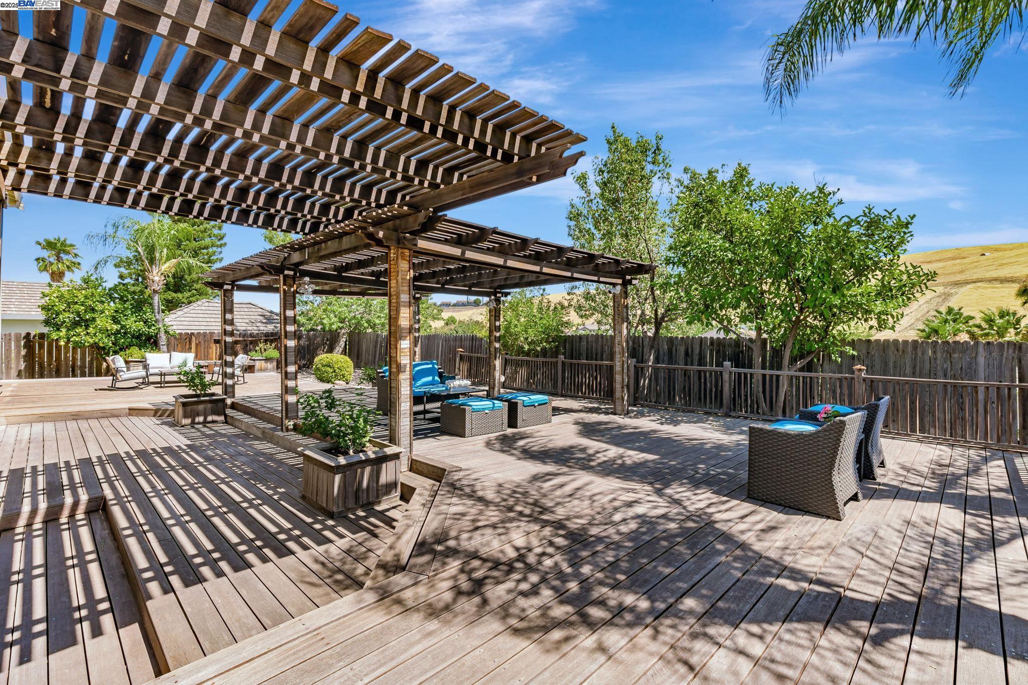 Detail Gallery Image 46 of 60 For 5065 Carbondale Way, Antioch,  CA 94531 - 5 Beds | 3 Baths