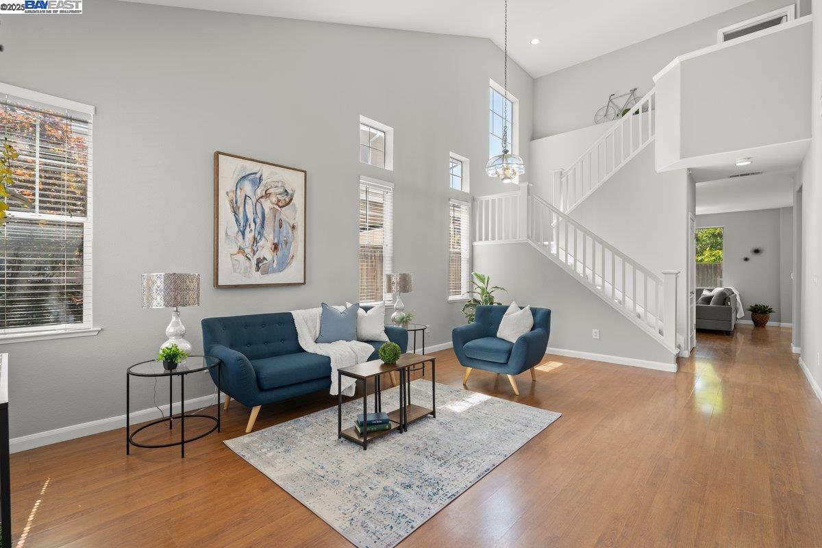 Detail Gallery Image 2 of 22 For 190 Images Circle, Milpitas,  CA 95035 - 4 Beds | 2/1 Baths
