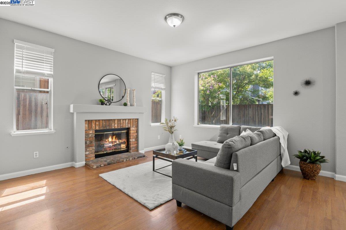 Detail Gallery Image 4 of 22 For 190 Images Circle, Milpitas,  CA 95035 - 4 Beds | 2/1 Baths