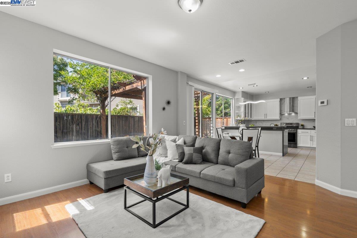 Detail Gallery Image 5 of 22 For 190 Images Circle, Milpitas,  CA 95035 - 4 Beds | 2/1 Baths