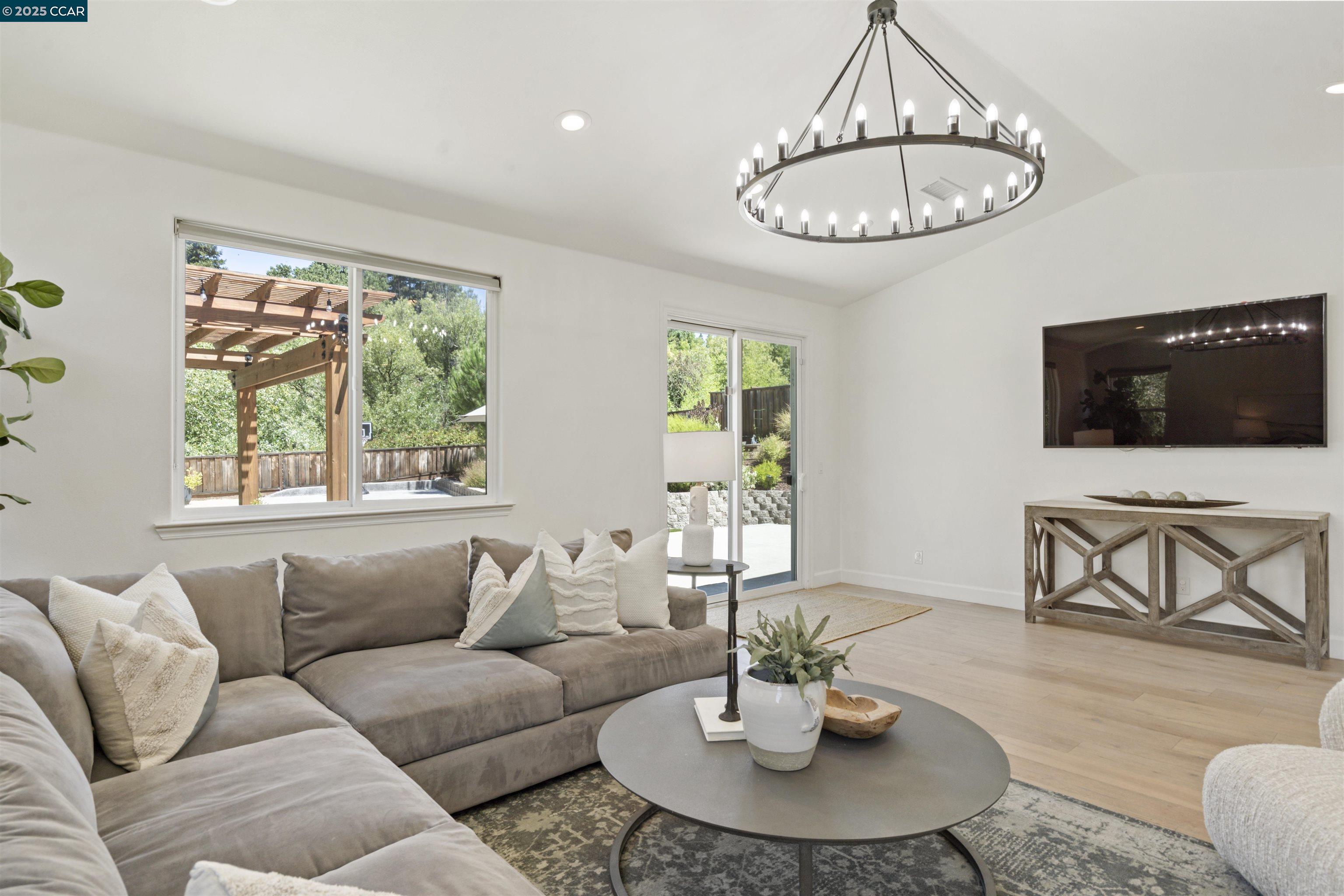 Detail Gallery Image 2 of 55 For 273 Valle Vista Dr, Danville,  CA 94526 - 4 Beds | 2/1 Baths