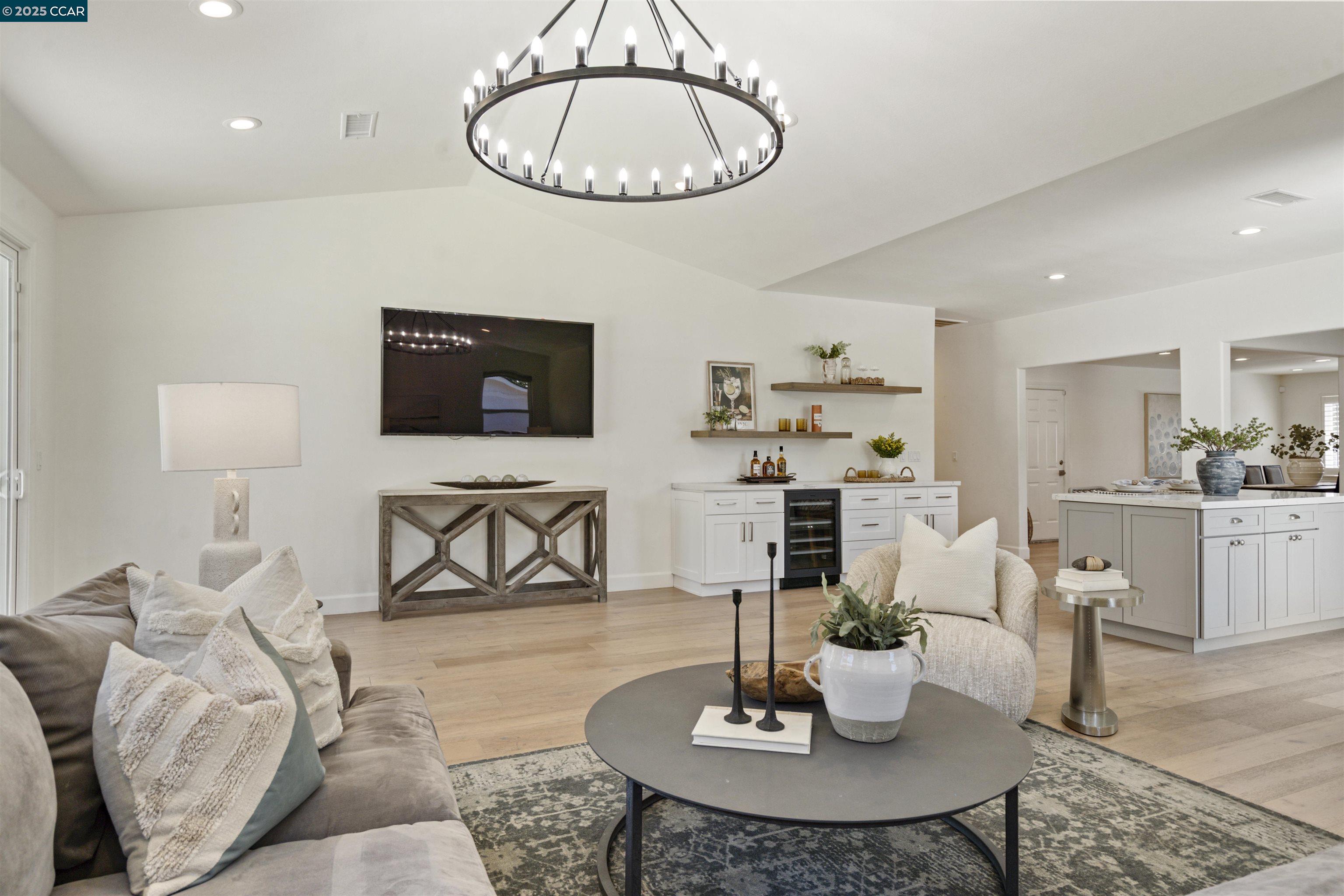 Detail Gallery Image 16 of 55 For 273 Valle Vista Dr, Danville,  CA 94526 - 4 Beds | 2/1 Baths