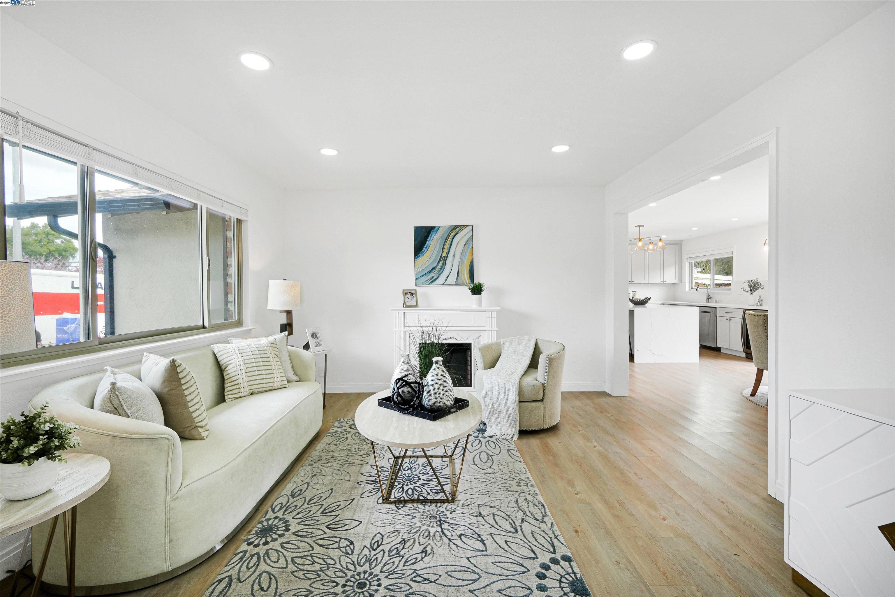 Detail Gallery Image 12 of 53 For 7570 Carlow Way, Dublin,  CA 94568 - 4 Beds | 2 Baths