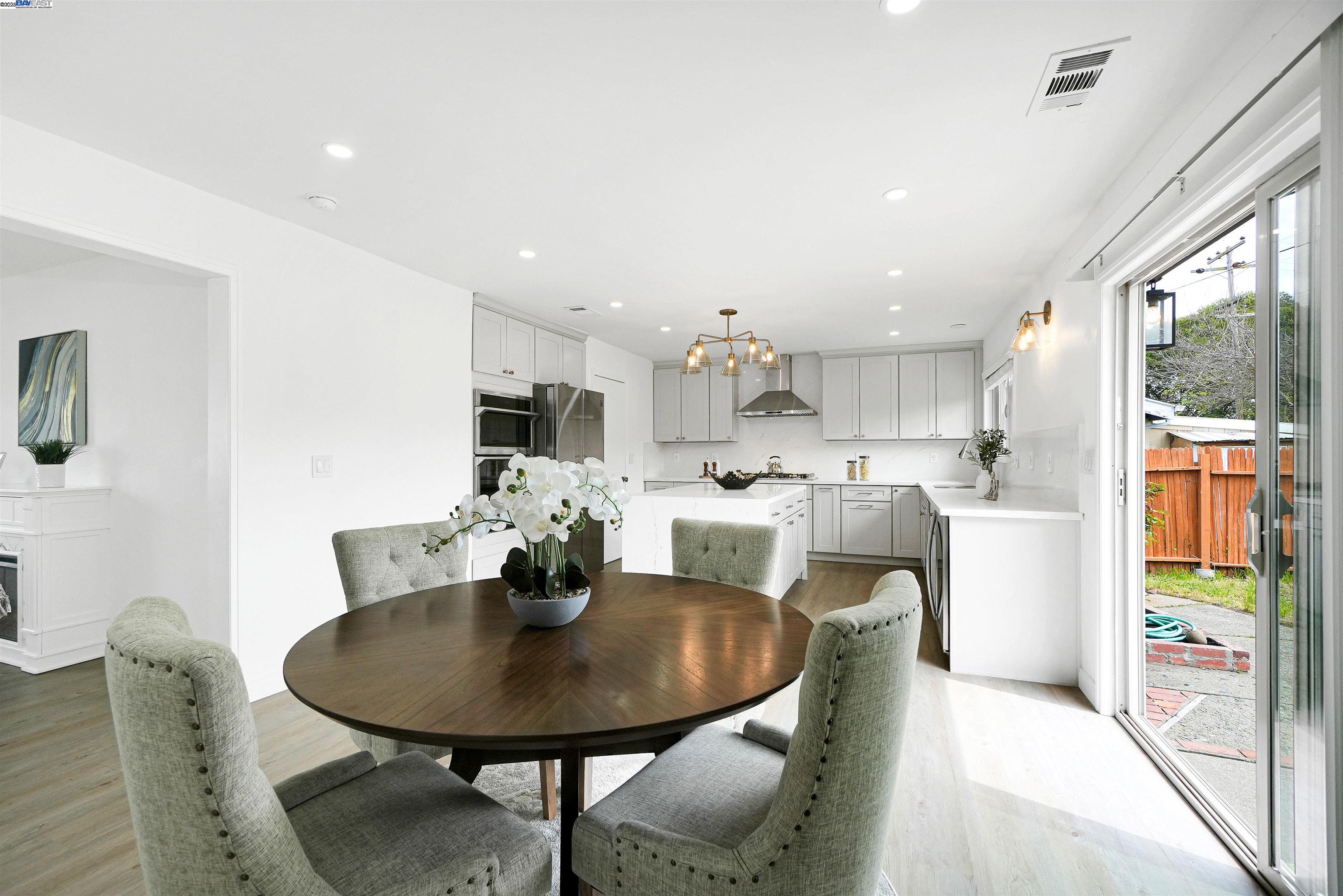 Detail Gallery Image 15 of 53 For 7570 Carlow Way, Dublin,  CA 94568 - 4 Beds | 2 Baths