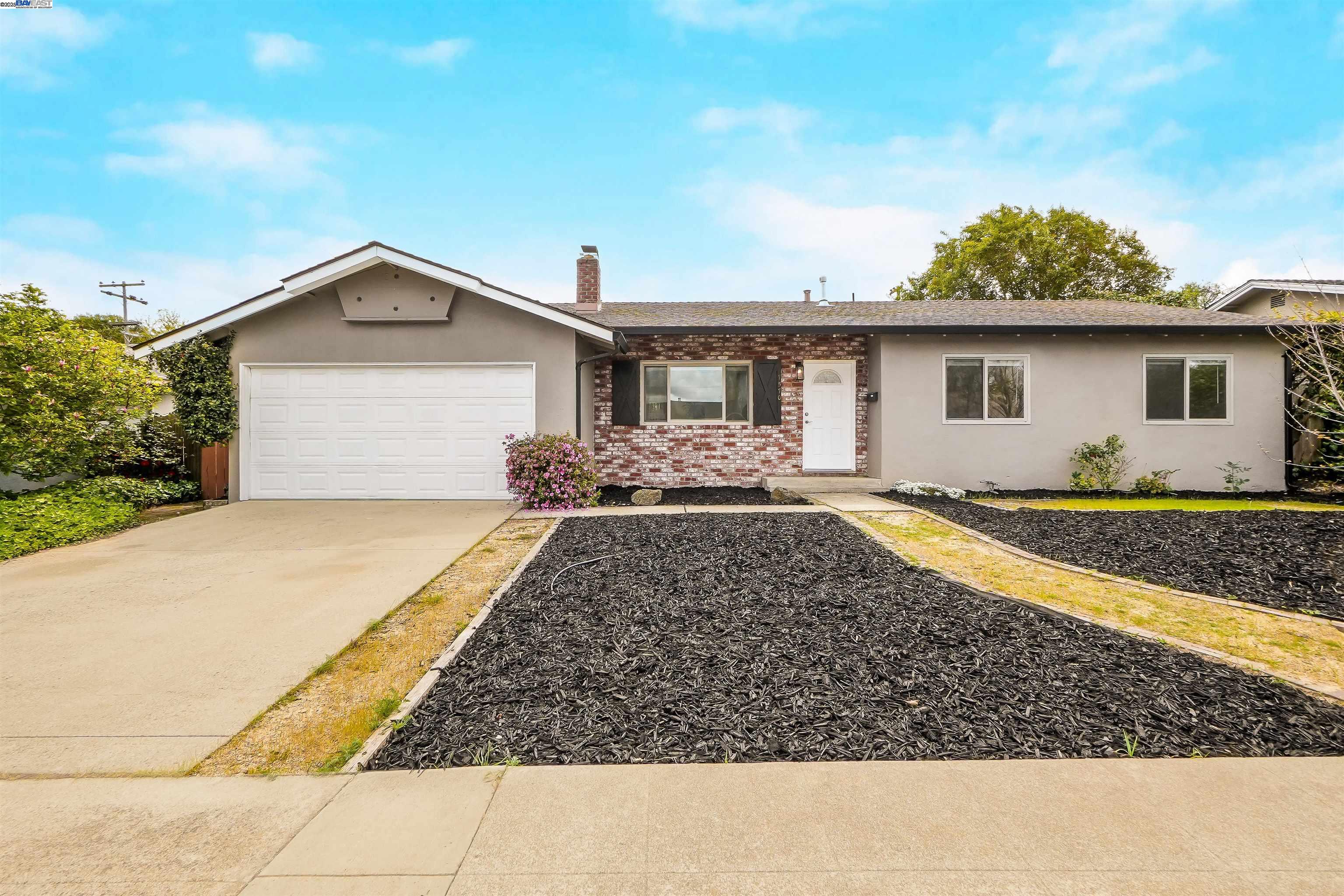 Detail Gallery Image 3 of 53 For 7570 Carlow Way, Dublin,  CA 94568 - 4 Beds | 2 Baths