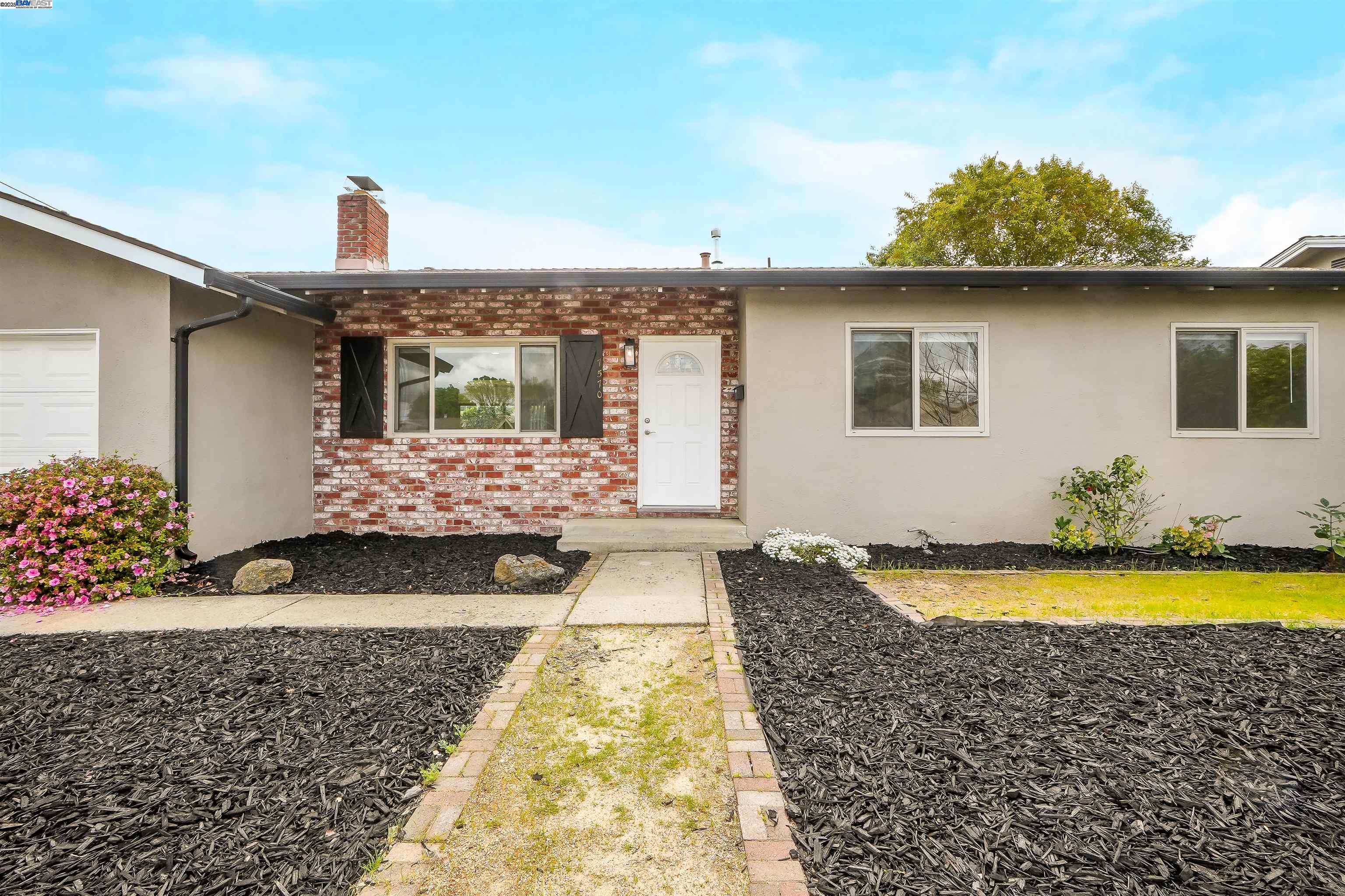 Detail Gallery Image 6 of 53 For 7570 Carlow Way, Dublin,  CA 94568 - 4 Beds | 2 Baths