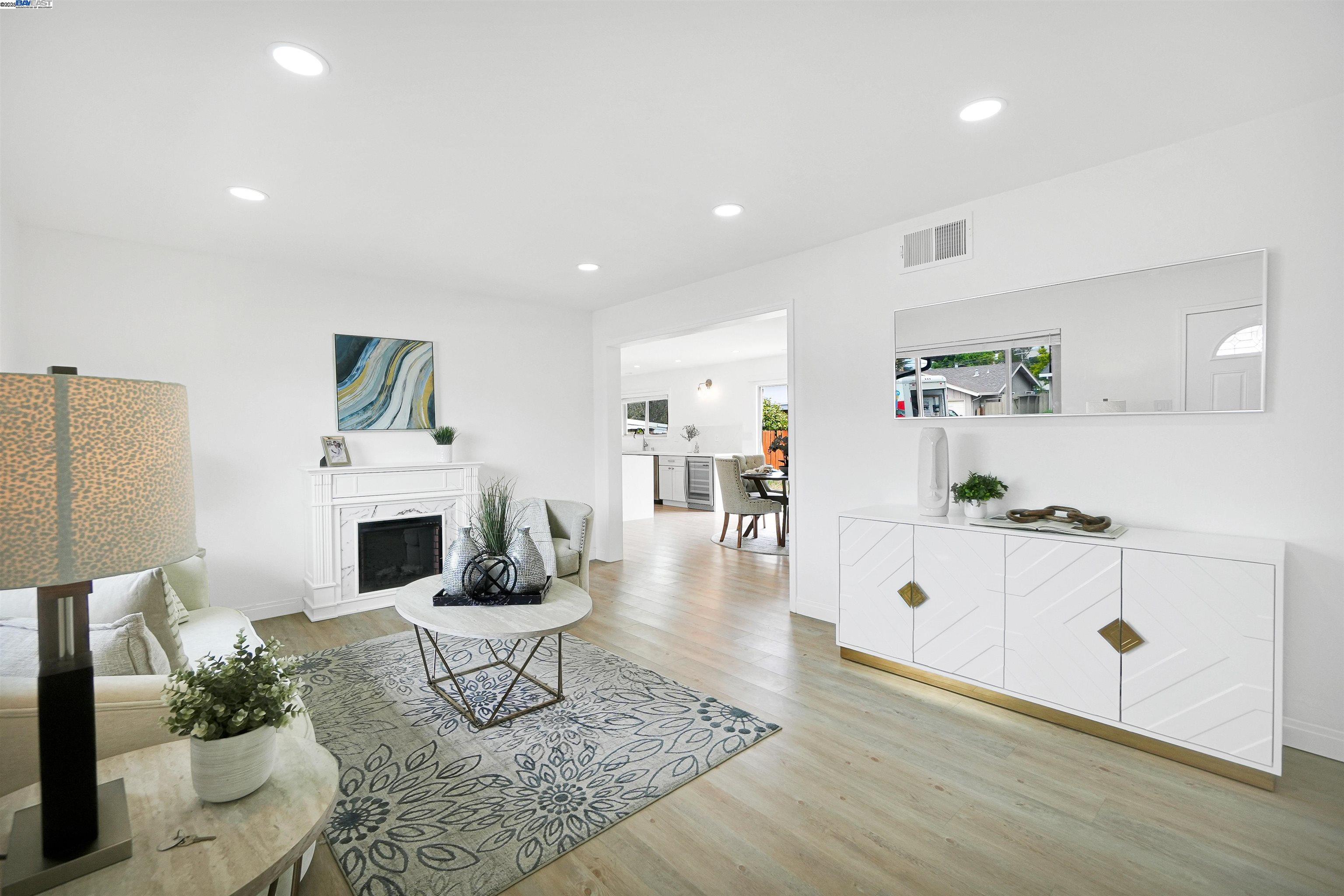 Detail Gallery Image 9 of 53 For 7570 Carlow Way, Dublin,  CA 94568 - 4 Beds | 2 Baths