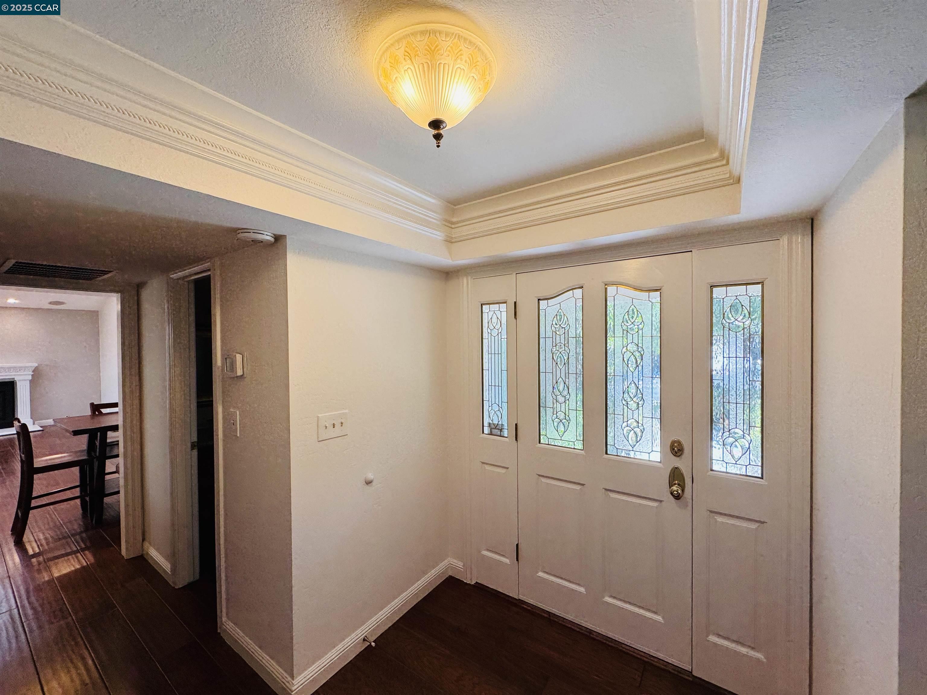 Detail Gallery Image 2 of 37 For 2315 Dapplegray Ln, Walnut Creek,  CA 94596 - 4 Beds | 2/1 Baths