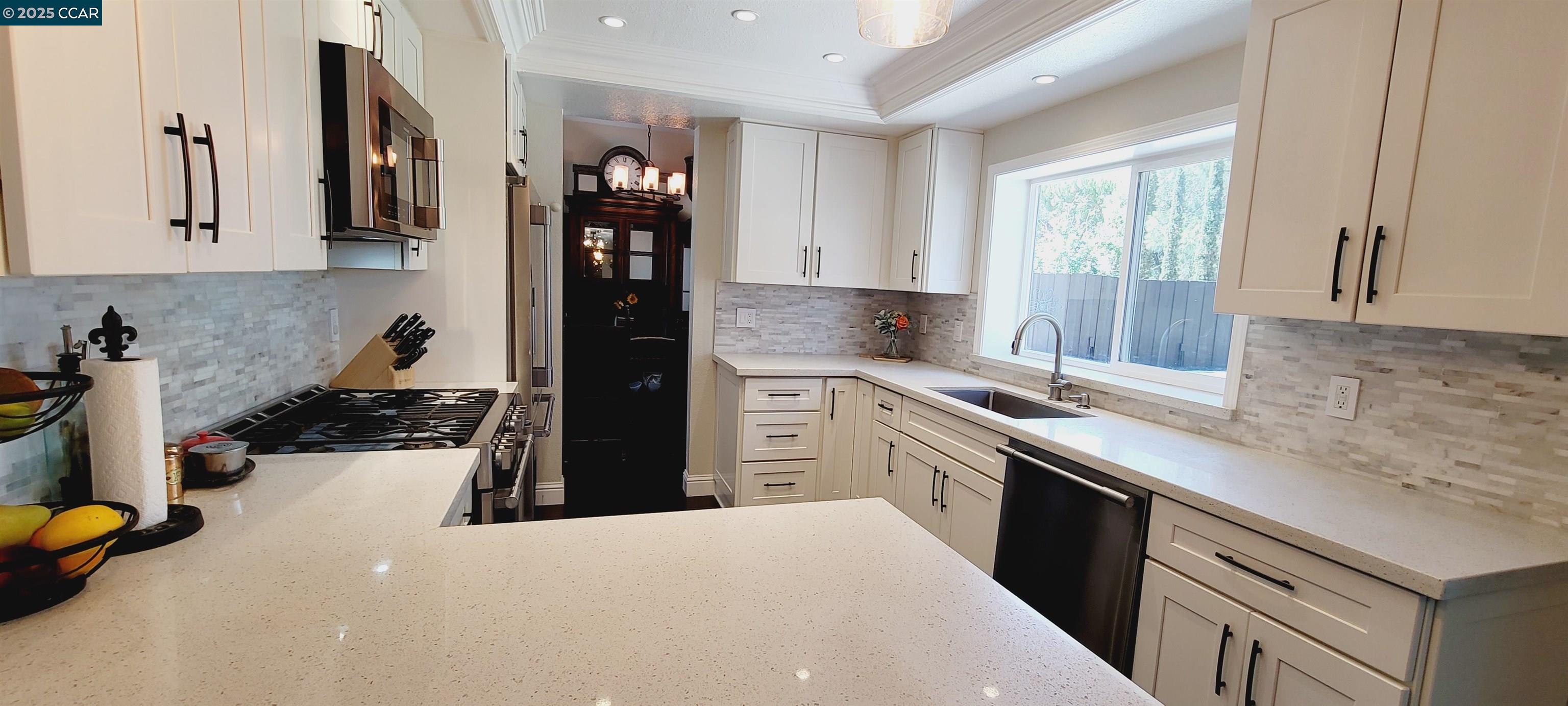 Detail Gallery Image 13 of 30 For 2844 Bluebell Cir, Antioch,  CA 94531 - 3 Beds | 2/1 Baths