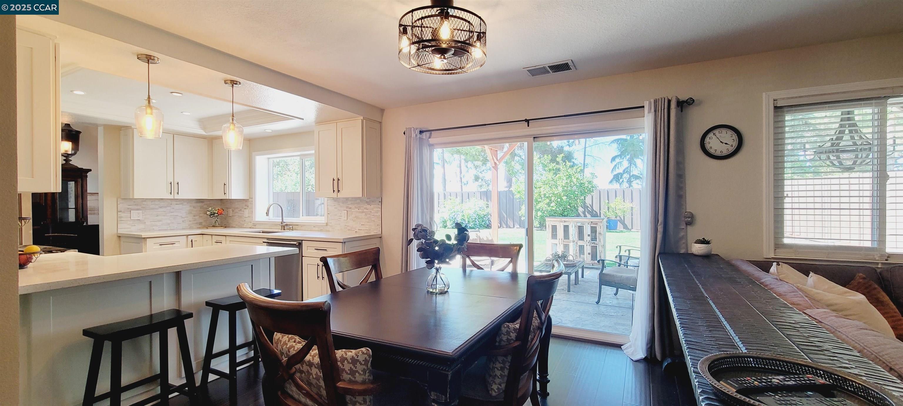 Detail Gallery Image 16 of 30 For 2844 Bluebell Cir, Antioch,  CA 94531 - 3 Beds | 2/1 Baths