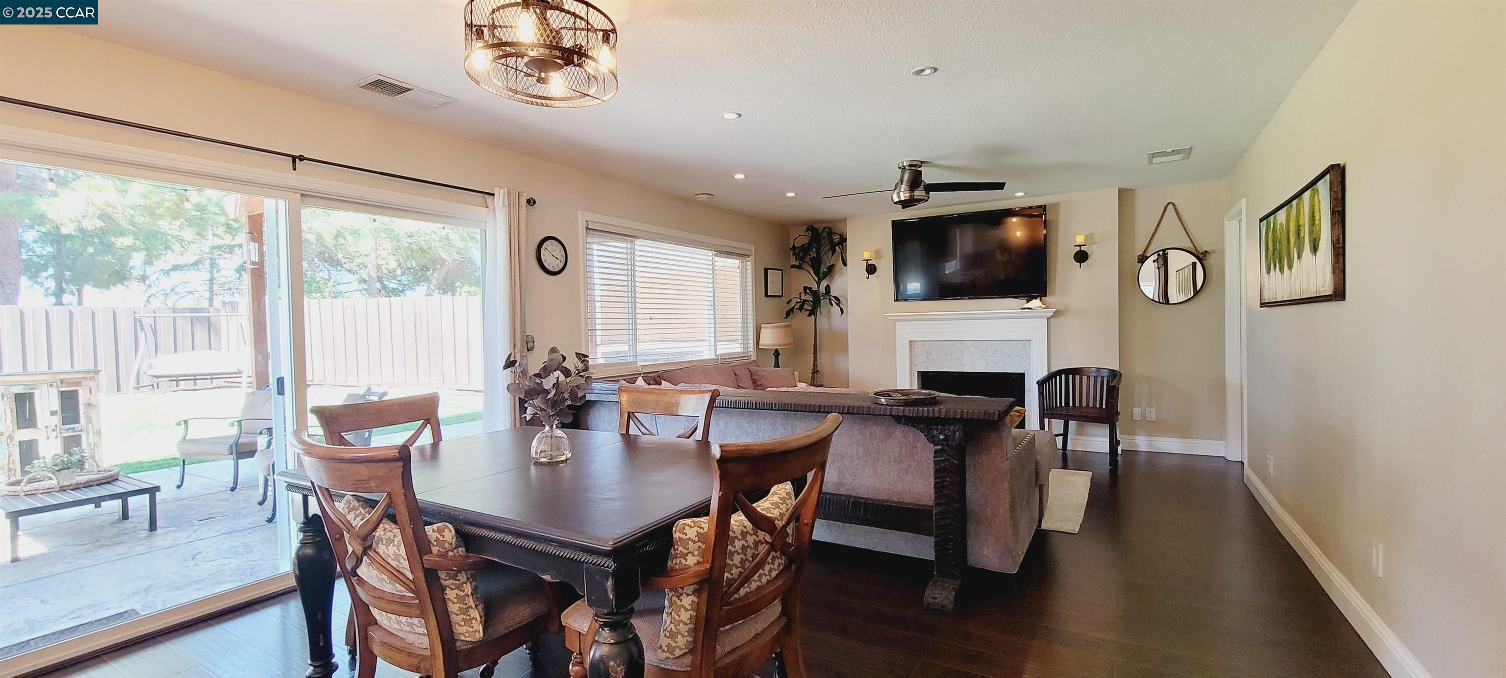 Detail Gallery Image 18 of 30 For 2844 Bluebell Cir, Antioch,  CA 94531 - 3 Beds | 2/1 Baths