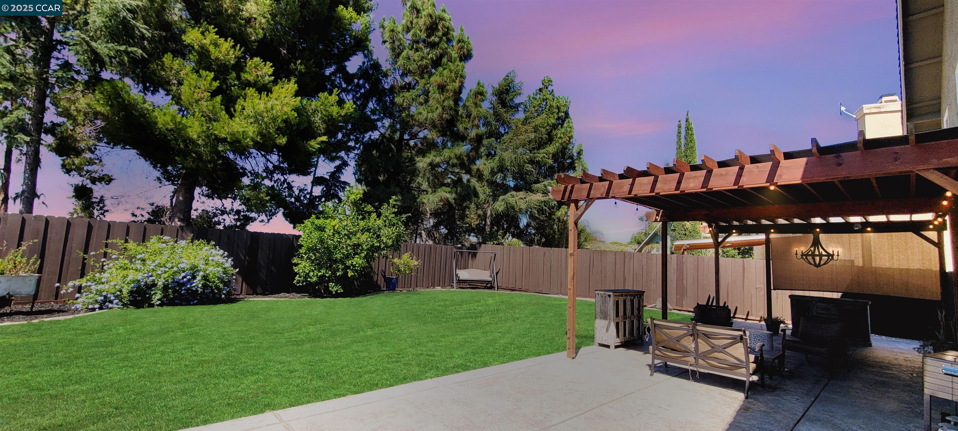 Detail Gallery Image 5 of 30 For 2844 Bluebell Cir, Antioch,  CA 94531 - 3 Beds | 2/1 Baths