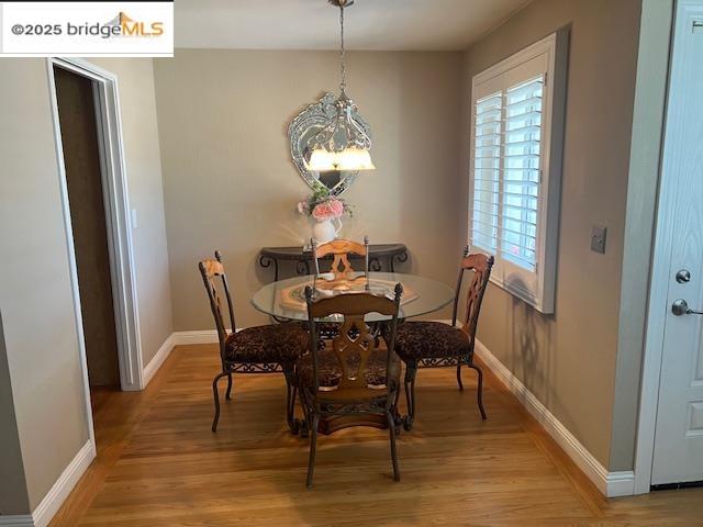 Detail Gallery Image 4 of 12 For 581 Fairway Street, Hayward,  CA 94544 - 3 Beds | 2 Baths