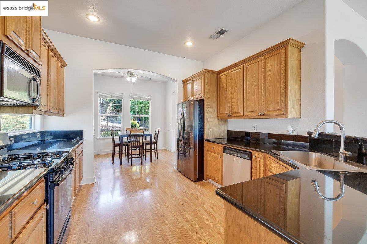 Detail Gallery Image 13 of 43 For 464 Morning Star Dr, Sonora,  CA 95370 - 4 Beds | 3 Baths