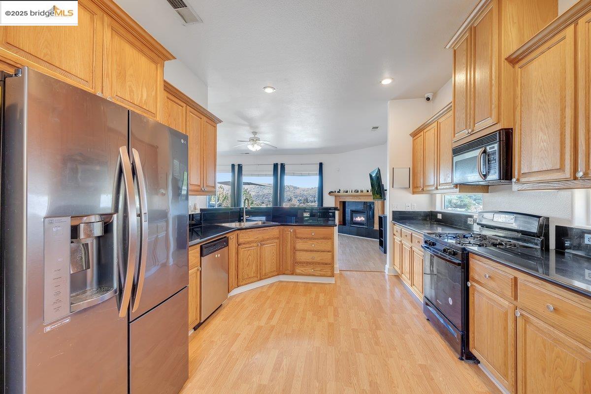 Detail Gallery Image 10 of 43 For 464 Morning Star Dr, Sonora,  CA 95370 - 4 Beds | 3 Baths
