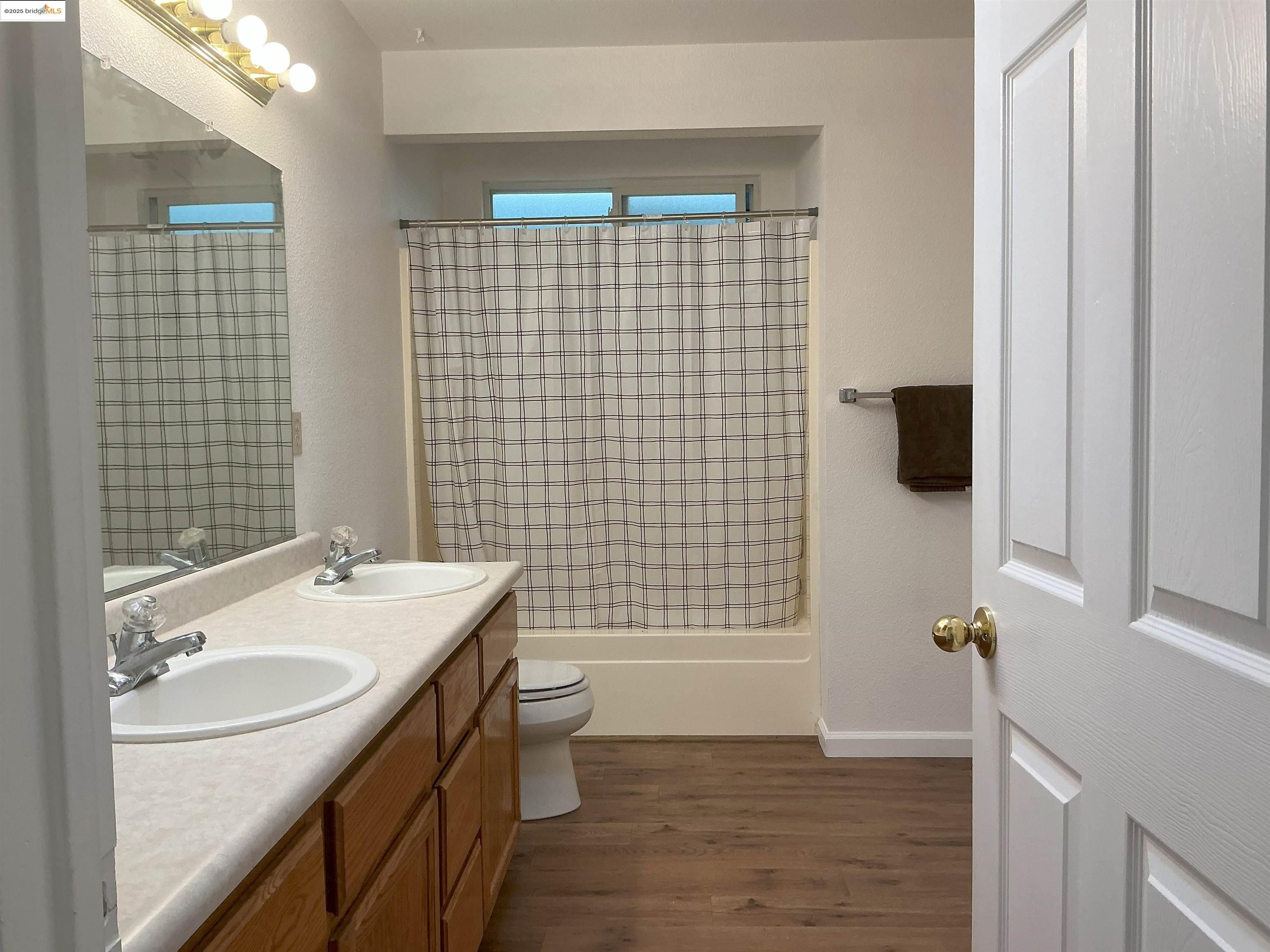 Detail Gallery Image 14 of 35 For 16925 American River Dr. West, Sonora,  CA 95370 - 3 Beds | 3 Baths