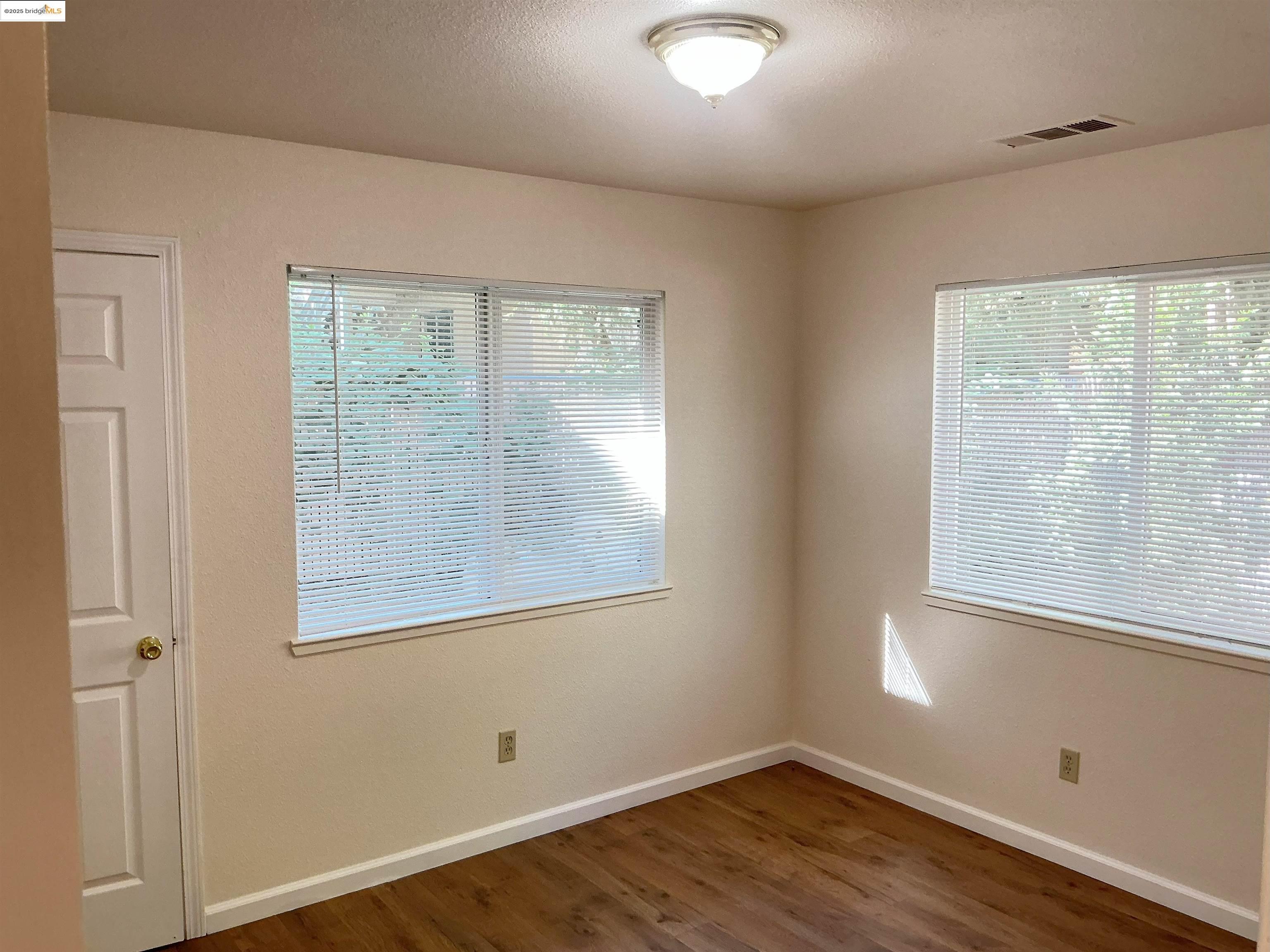 Detail Gallery Image 16 of 35 For 16925 American River Dr. West, Sonora,  CA 95370 - 3 Beds | 3 Baths