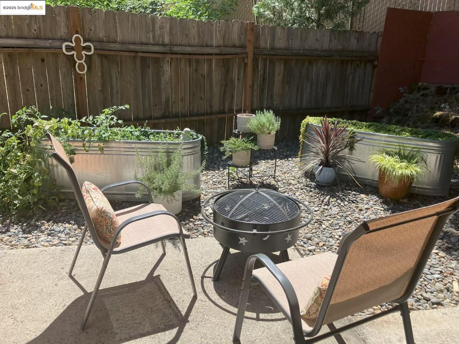 Detail Gallery Image 30 of 35 For 16925 American River Dr. West, Sonora,  CA 95370 - 3 Beds | 3 Baths