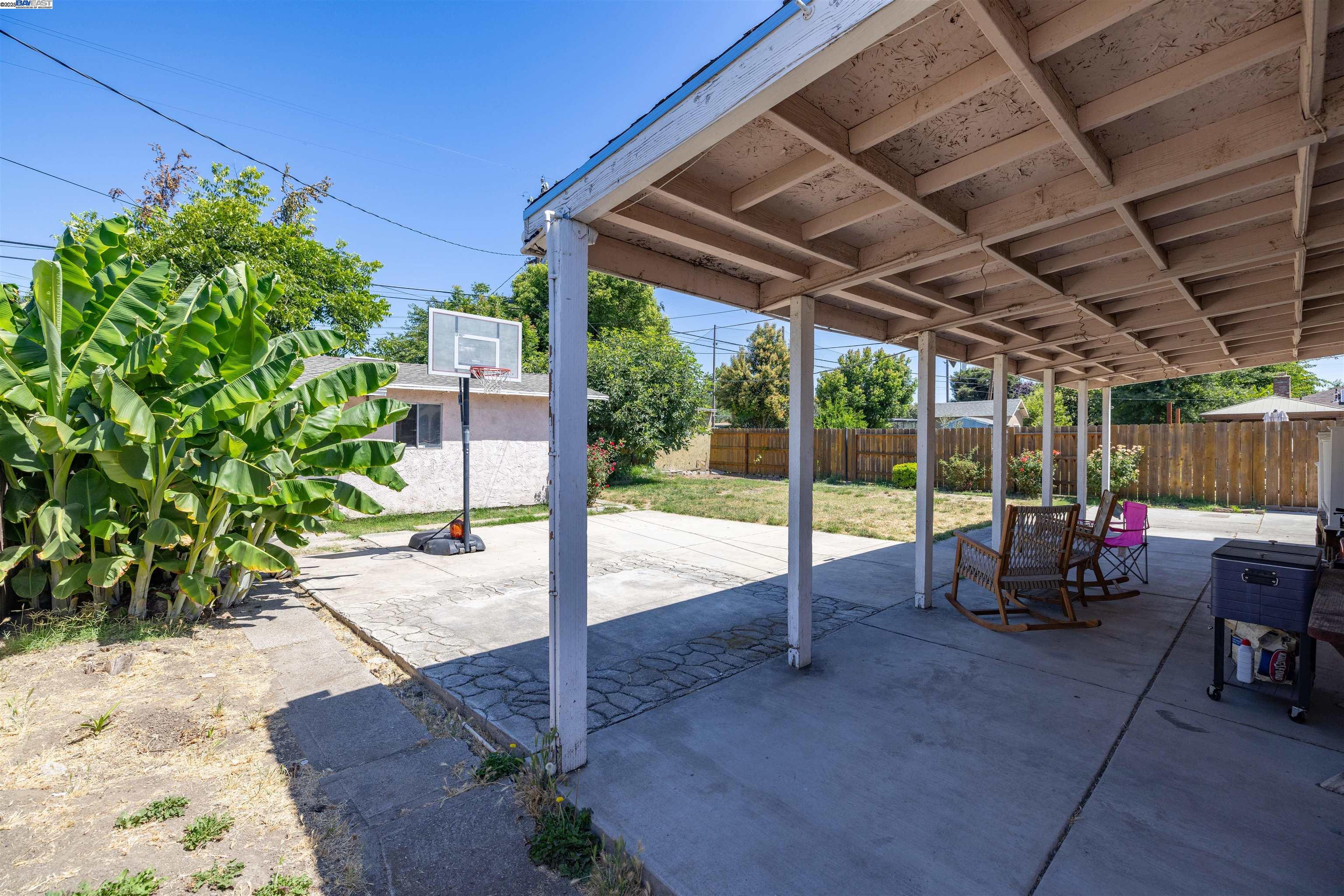 Detail Gallery Image 14 of 44 For 3459 W Euclid Ave, Stockton,  CA 95204 - 3 Beds | 2 Baths