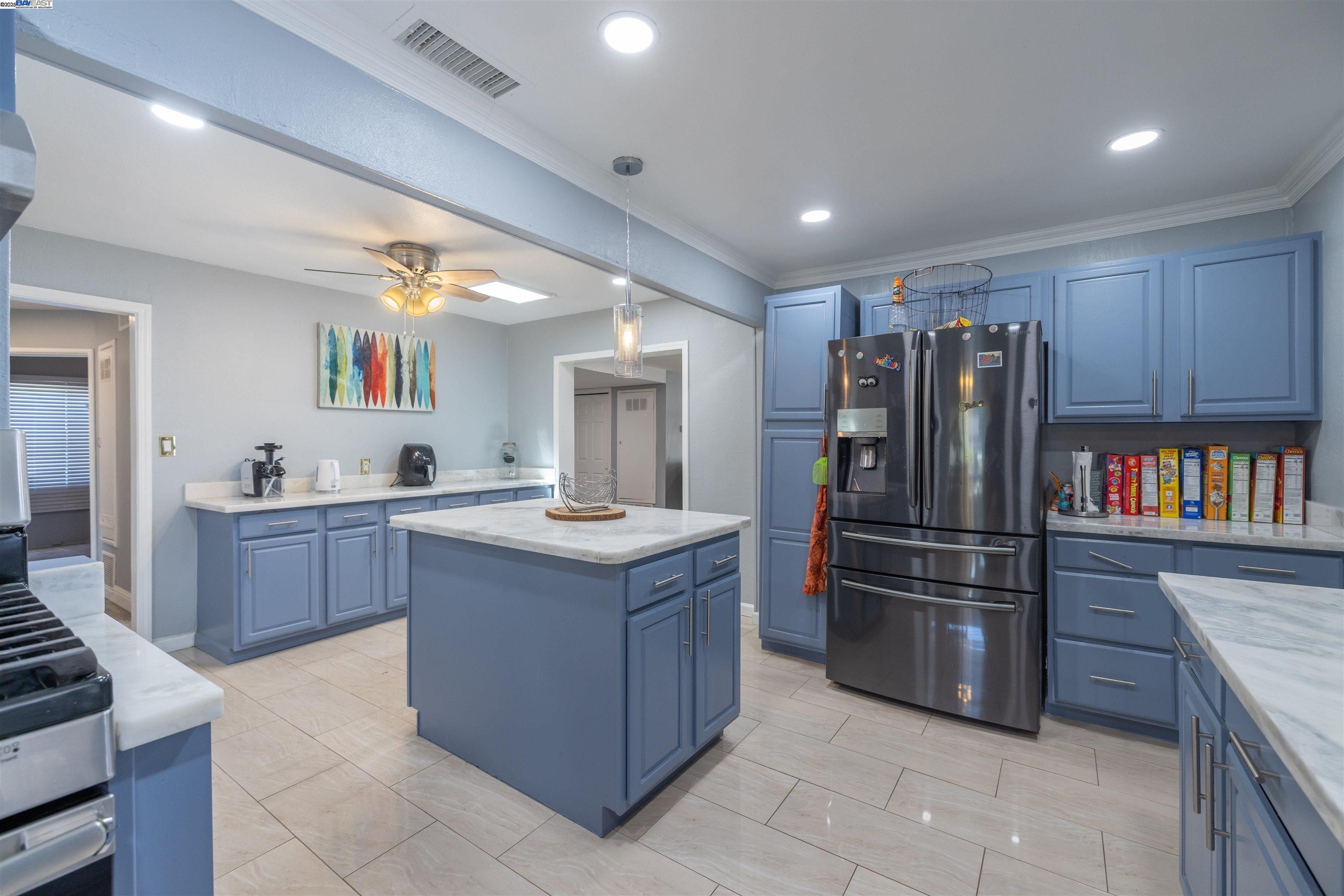 Detail Gallery Image 34 of 44 For 3459 W Euclid Ave, Stockton,  CA 95204 - 3 Beds | 2 Baths