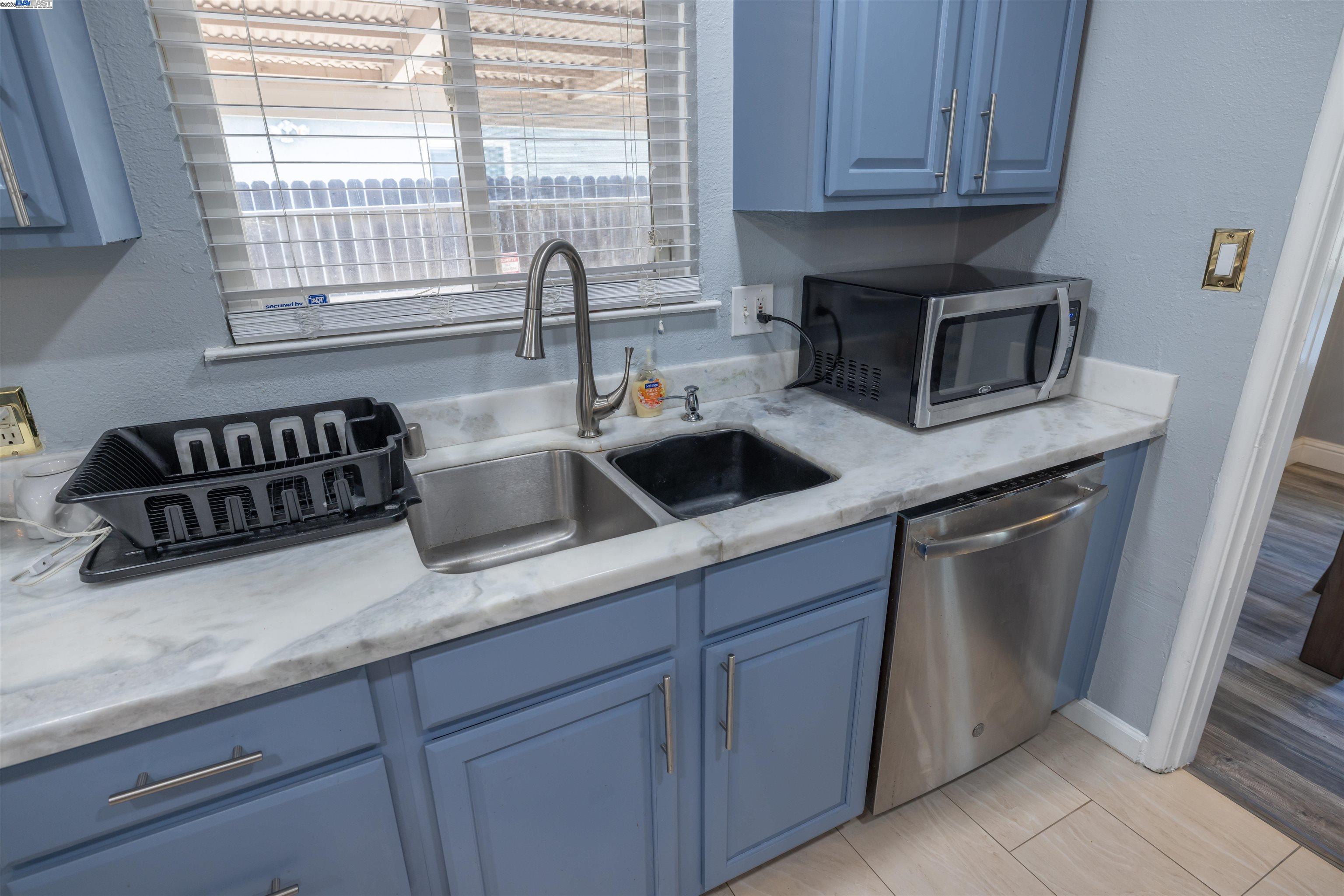 Detail Gallery Image 37 of 44 For 3459 W Euclid Ave, Stockton,  CA 95204 - 3 Beds | 2 Baths