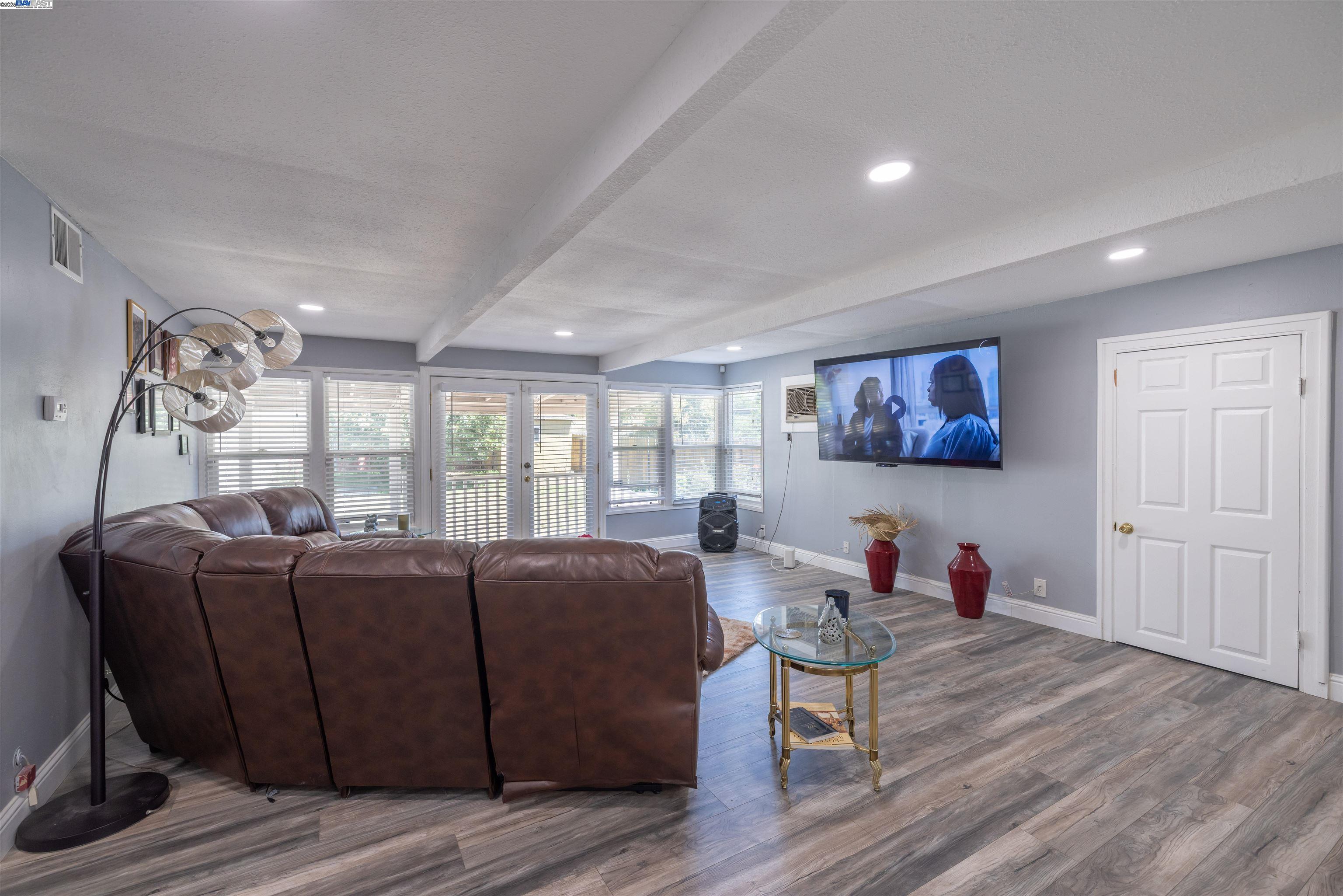 Detail Gallery Image 41 of 44 For 3459 W Euclid Ave, Stockton,  CA 95204 - 3 Beds | 2 Baths