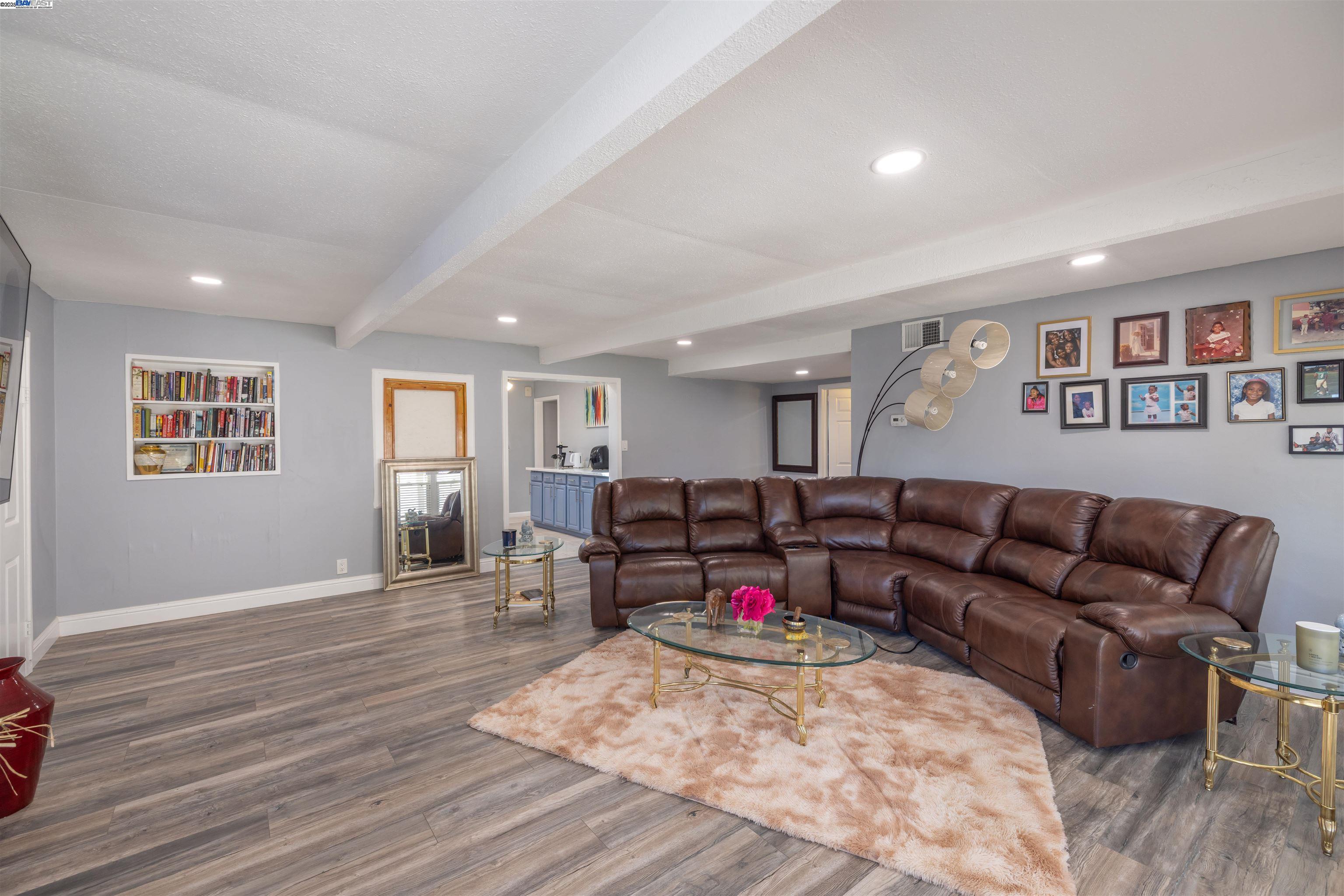 Detail Gallery Image 43 of 44 For 3459 W Euclid Ave, Stockton,  CA 95204 - 3 Beds | 2 Baths