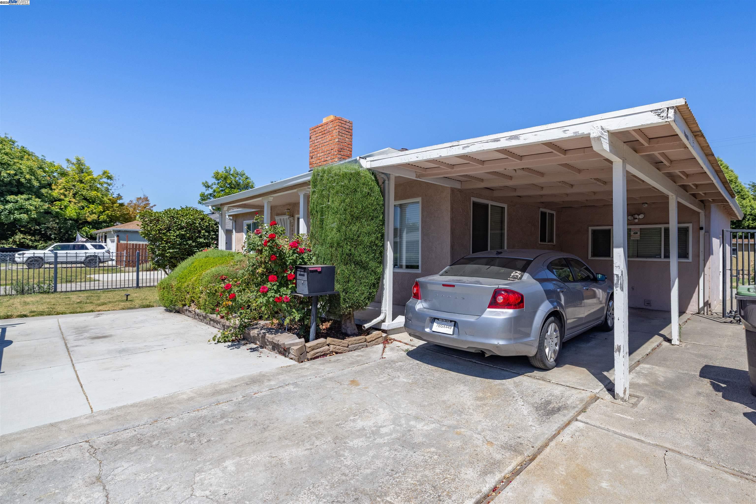 Detail Gallery Image 7 of 44 For 3459 W Euclid Ave, Stockton,  CA 95204 - 3 Beds | 2 Baths
