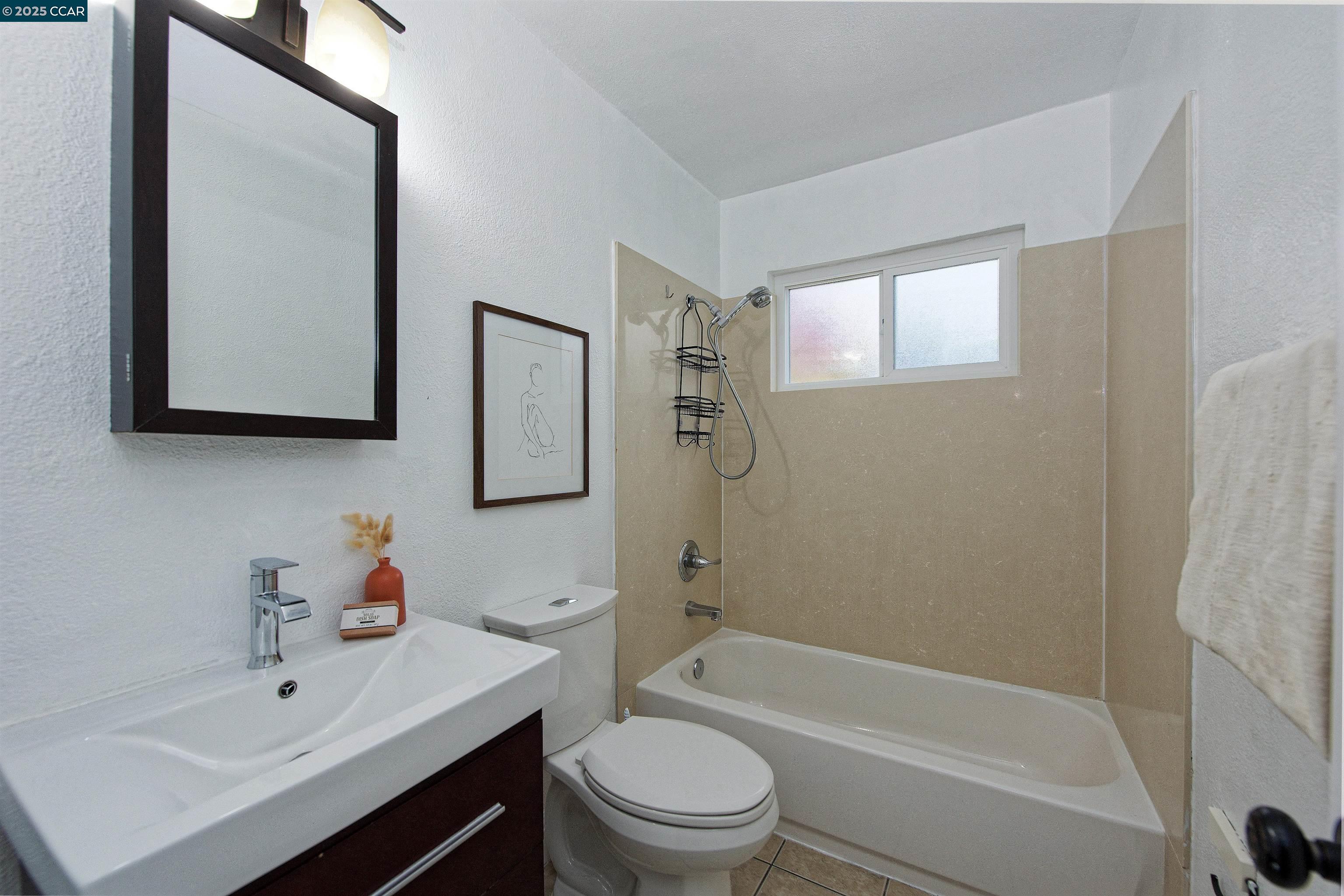 Detail Gallery Image 23 of 26 For 2416-2418 Kingsland Ave, Oakland,  CA 94601 - – Beds | – Baths